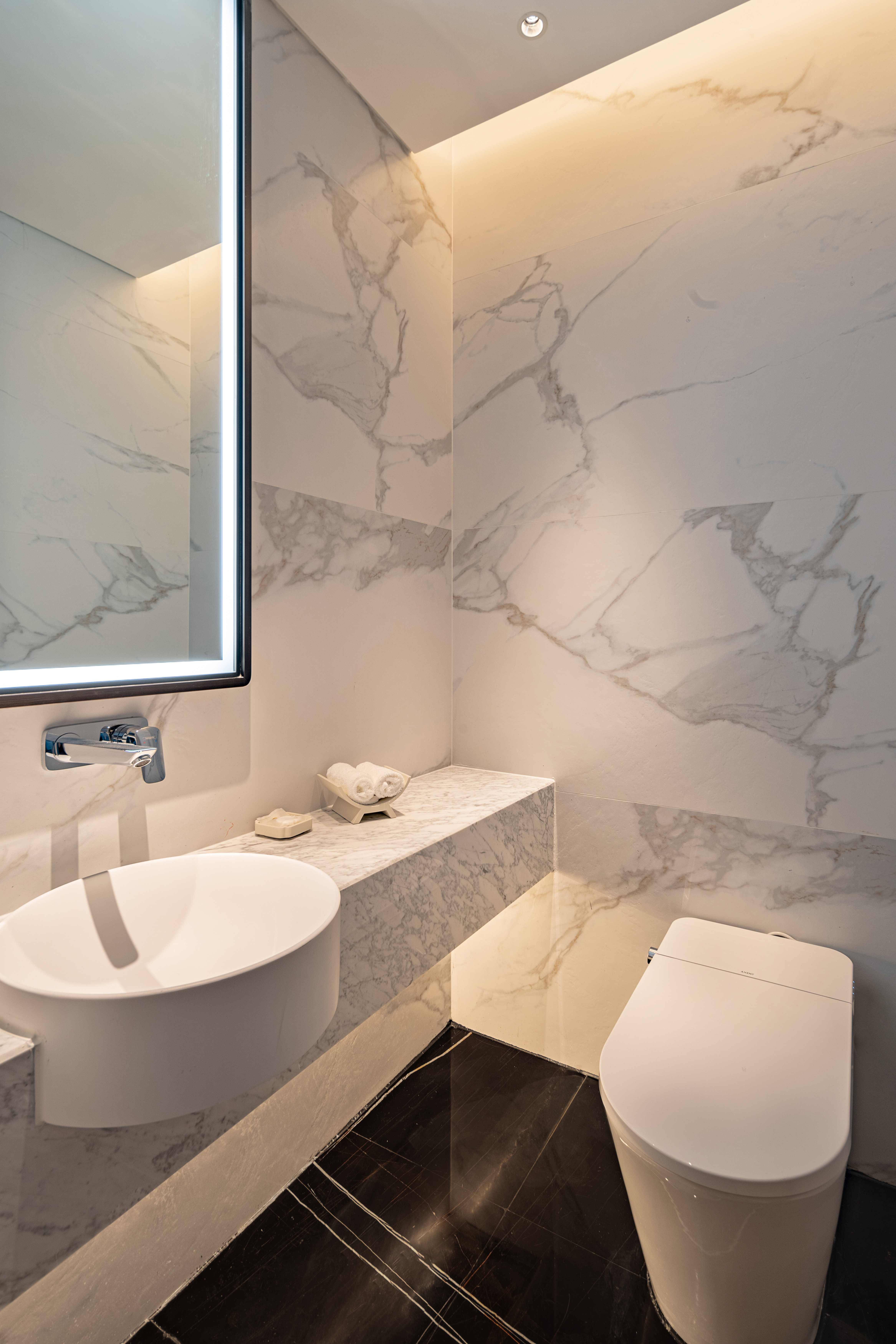 Suite Deluxe King Bed