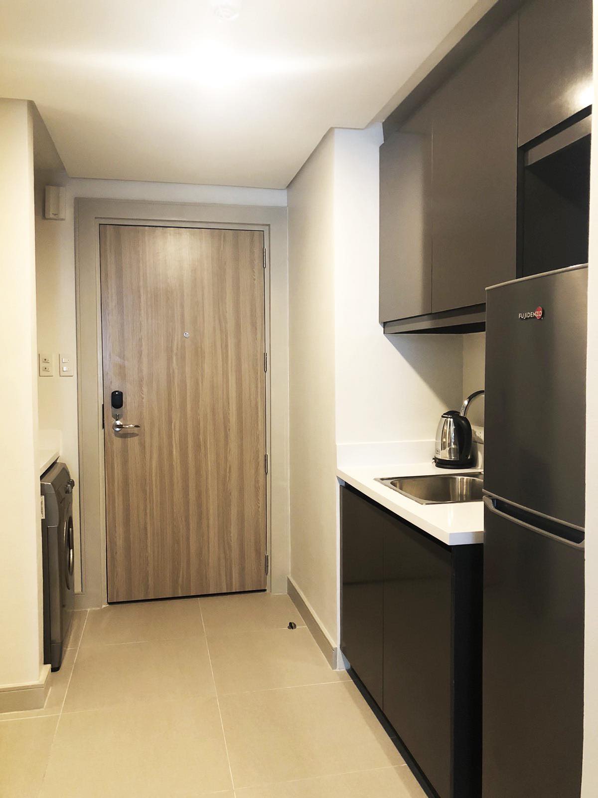 Studio Queen Size Bed