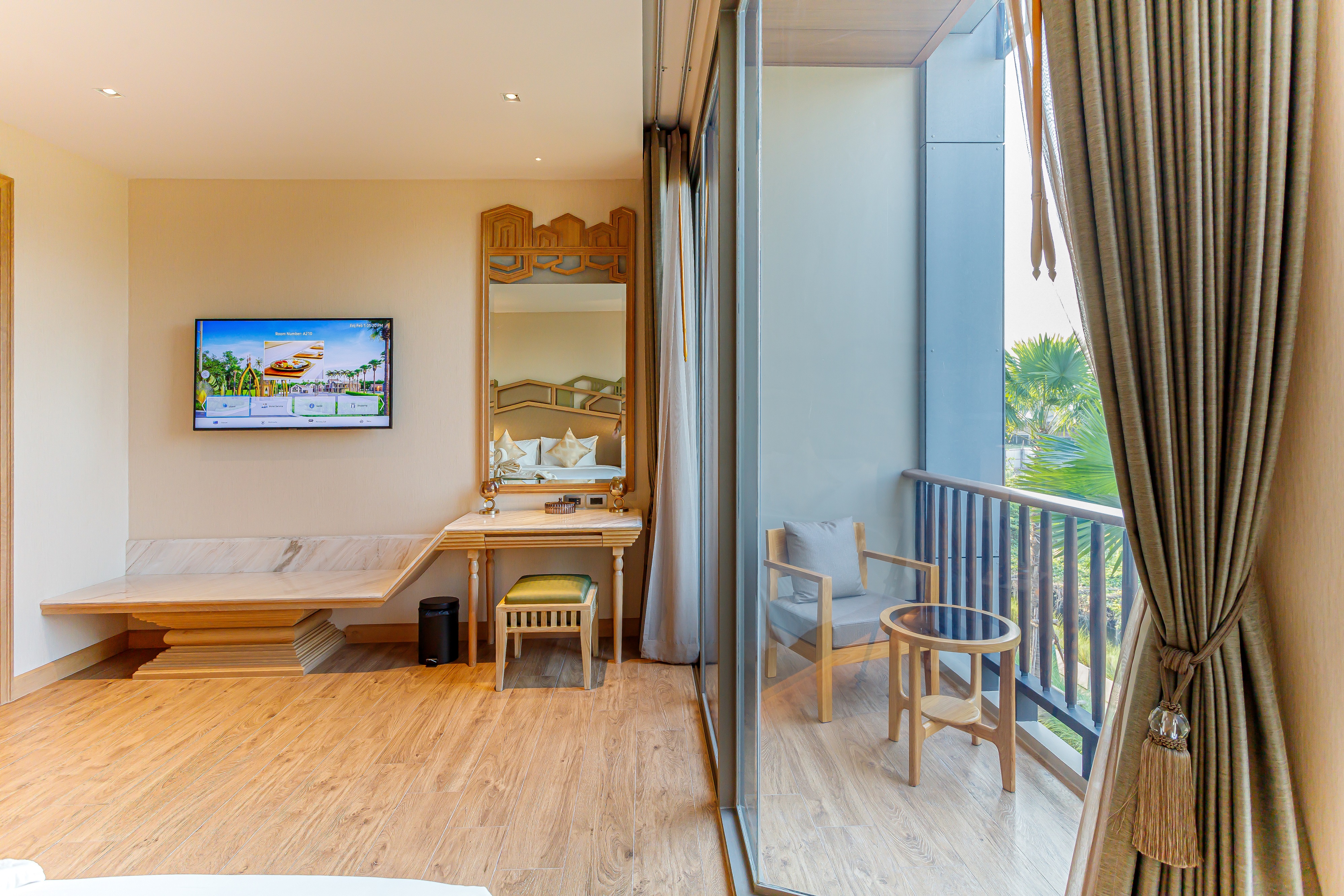 Double or Twin Deluxe with Balcony