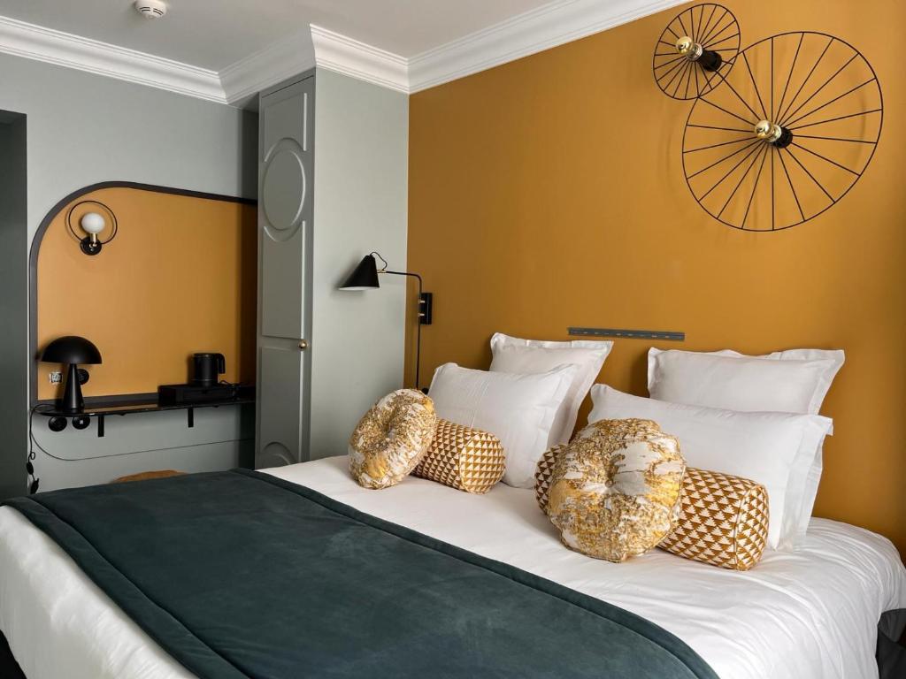 Double or Twin Standard