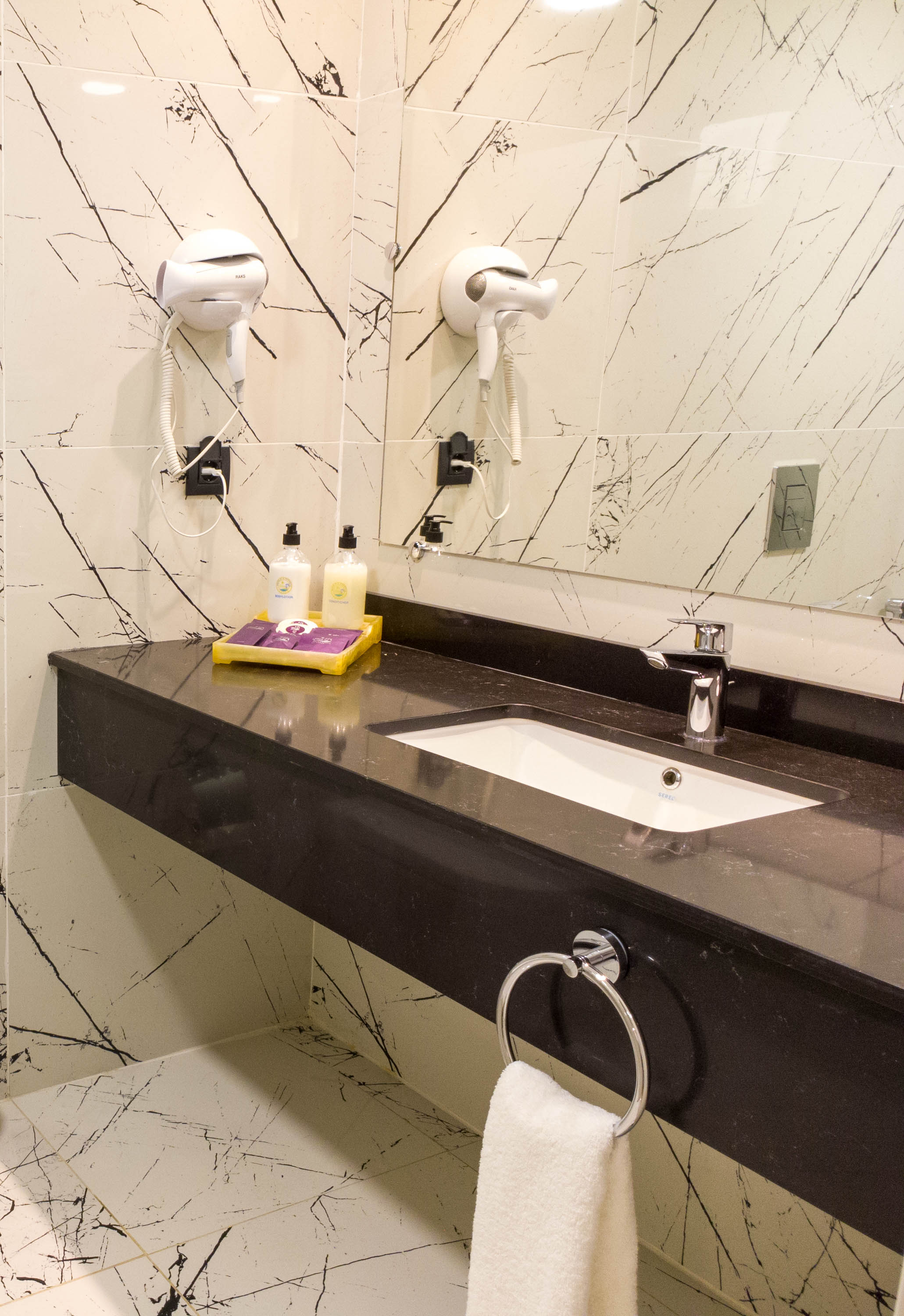 Double Deluxe King Bed