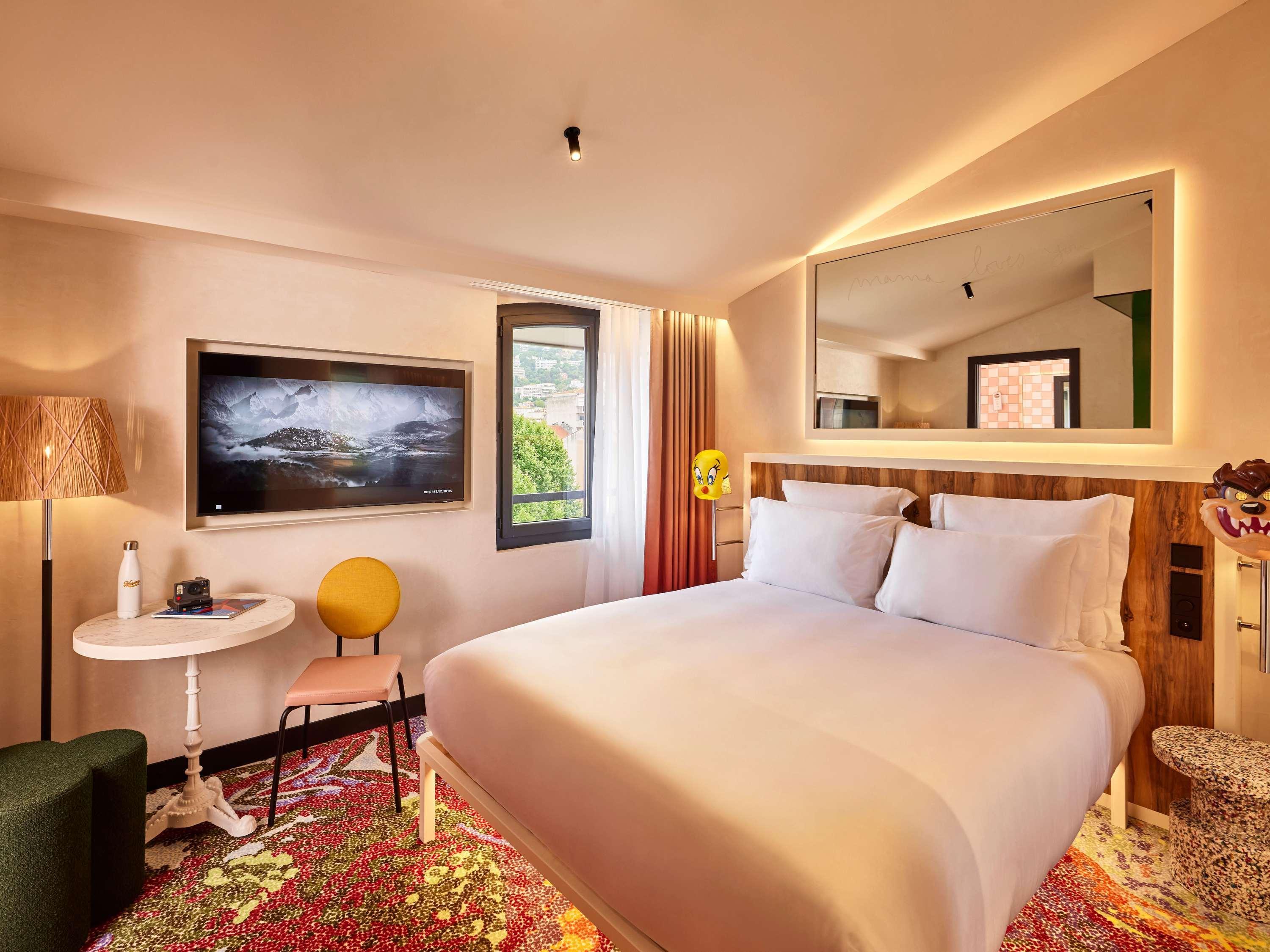 Double Accessible King Size Bed