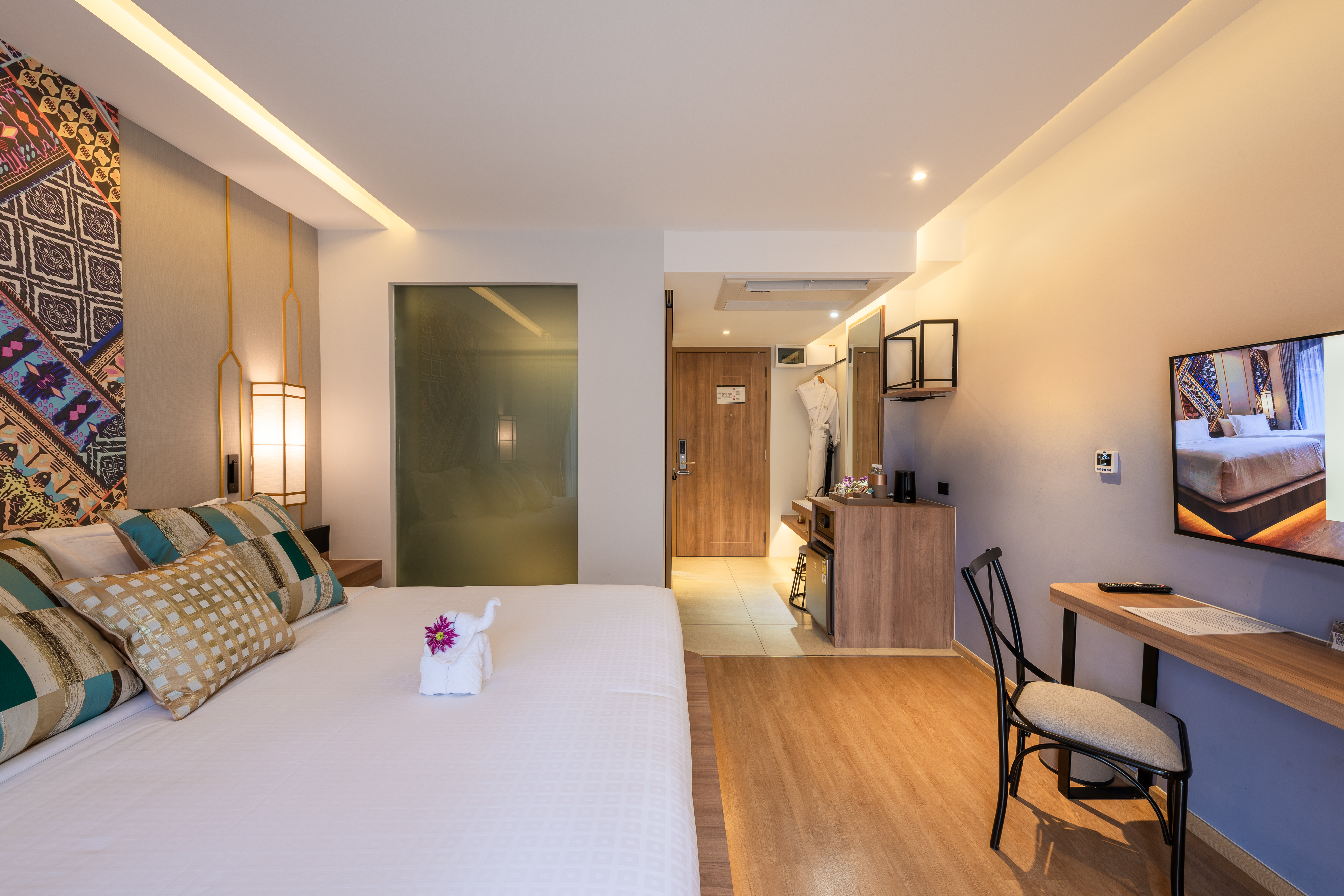 Double Deluxe King Bed