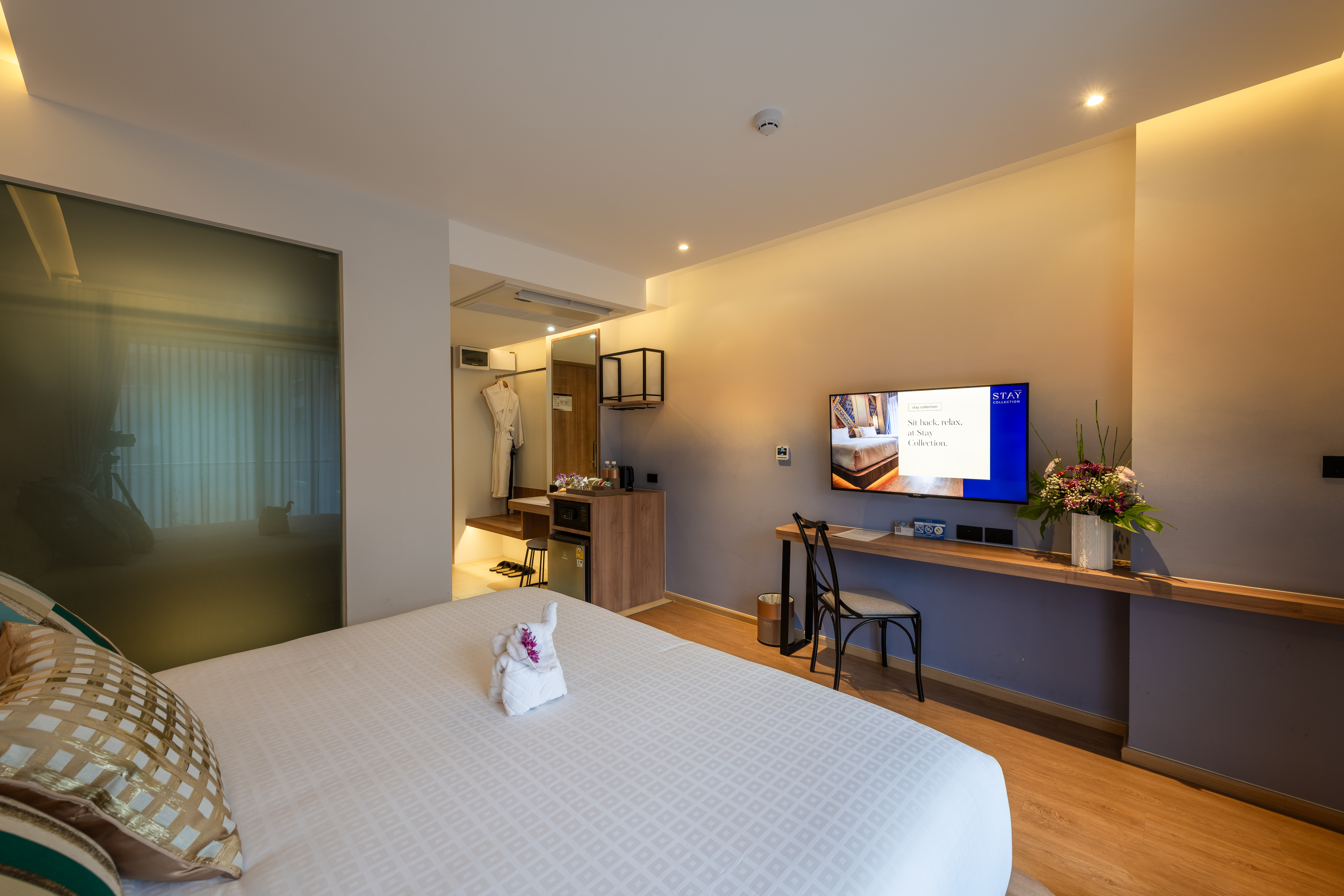 Double Deluxe King Bed