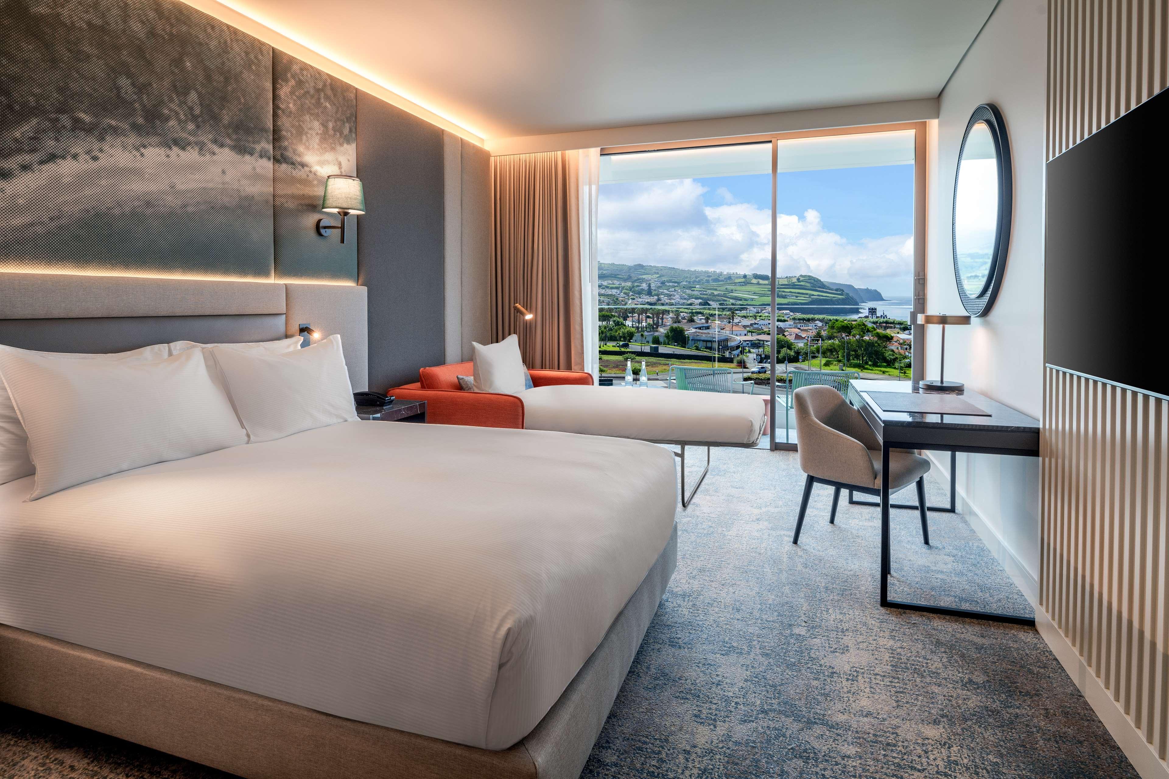 Double Guest Room Queen Bed