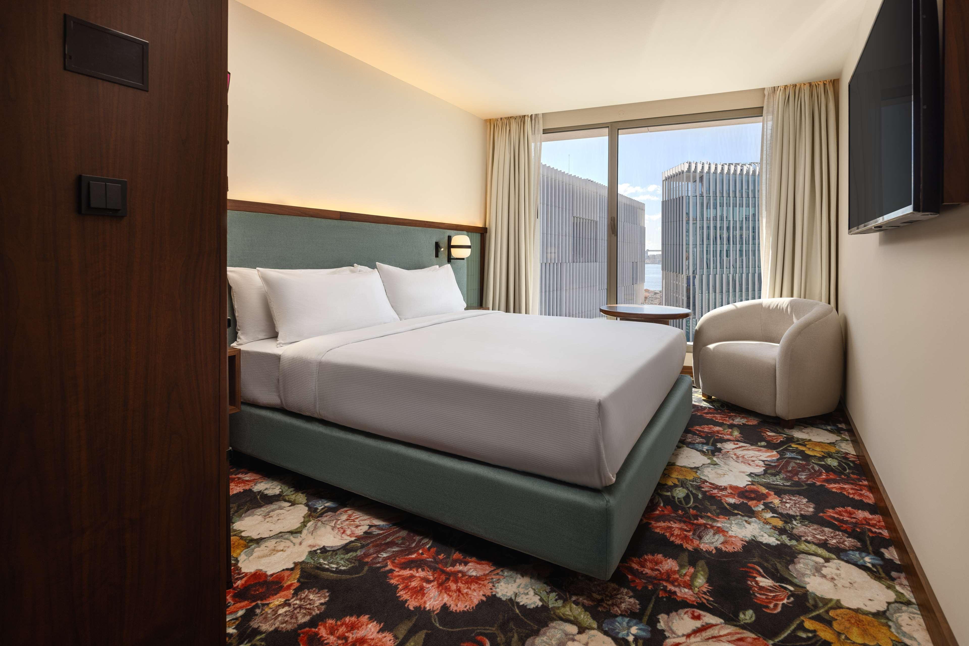 Double Superior King Bed