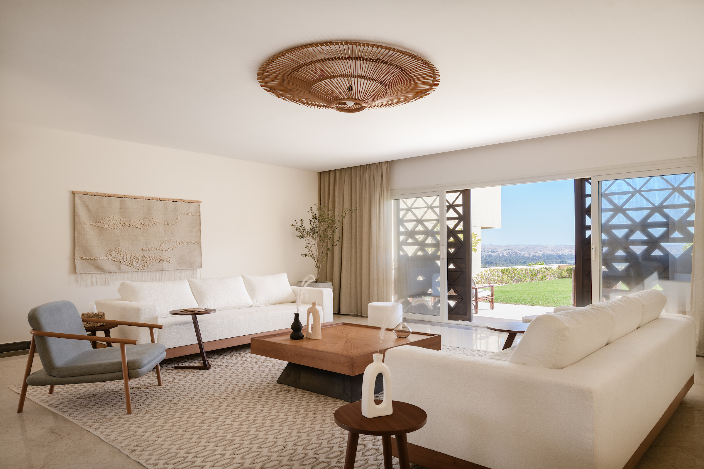 Villa Three Bedrooms Three Bathrooms