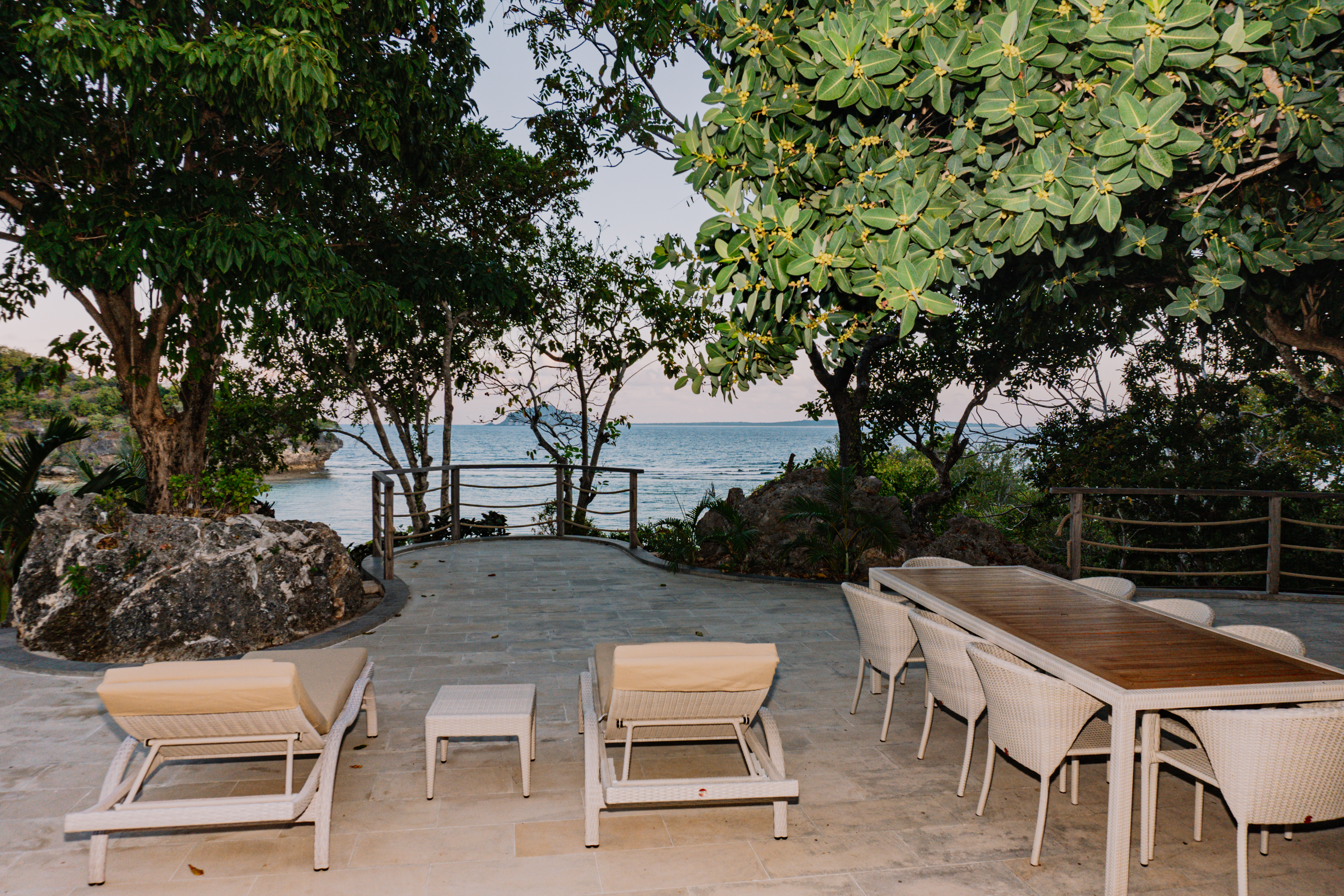 Villa Four Bedrooms with More Than Three Bathrooms