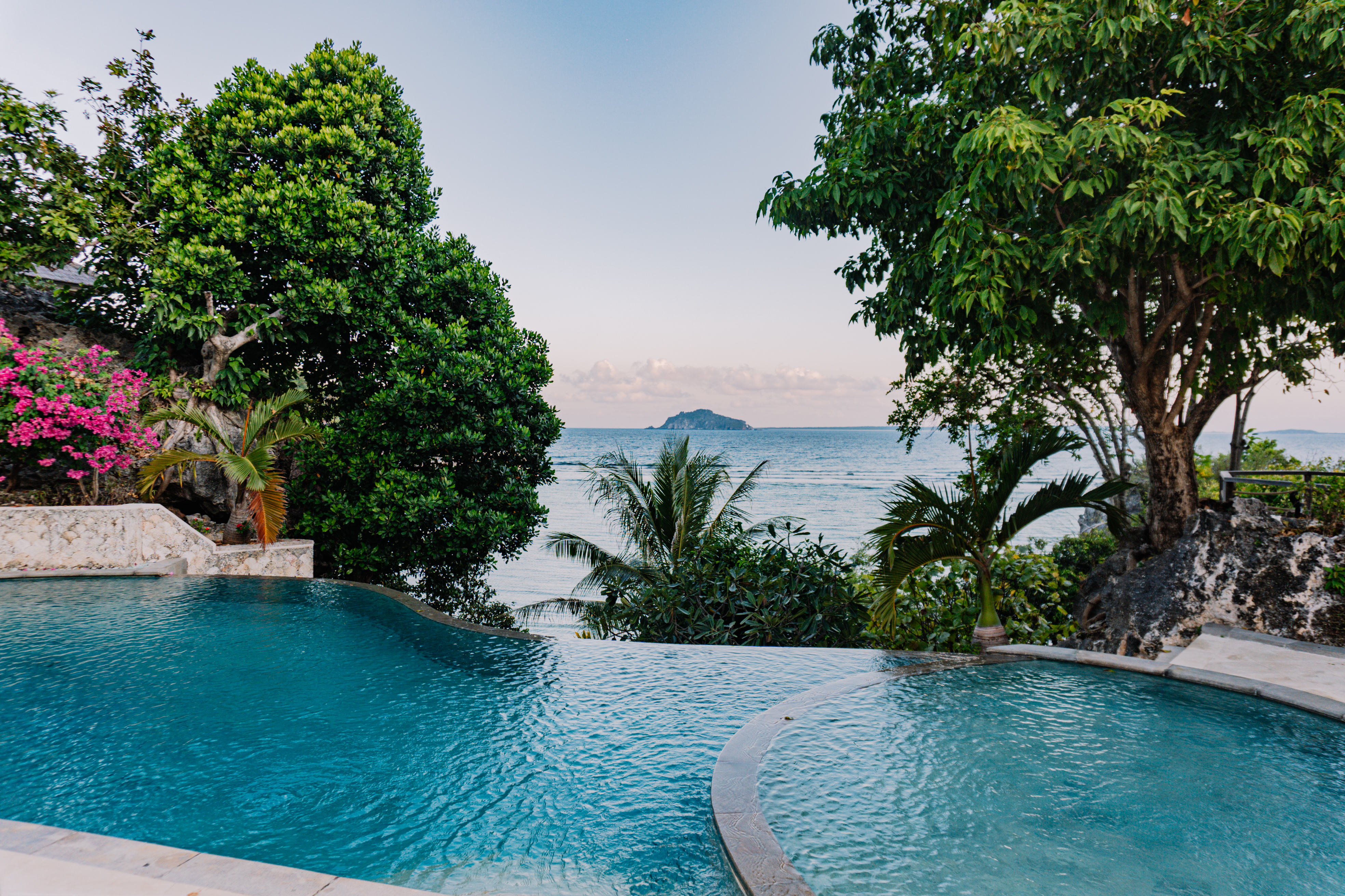 Villa Four Bedrooms with More Than Three Bathrooms