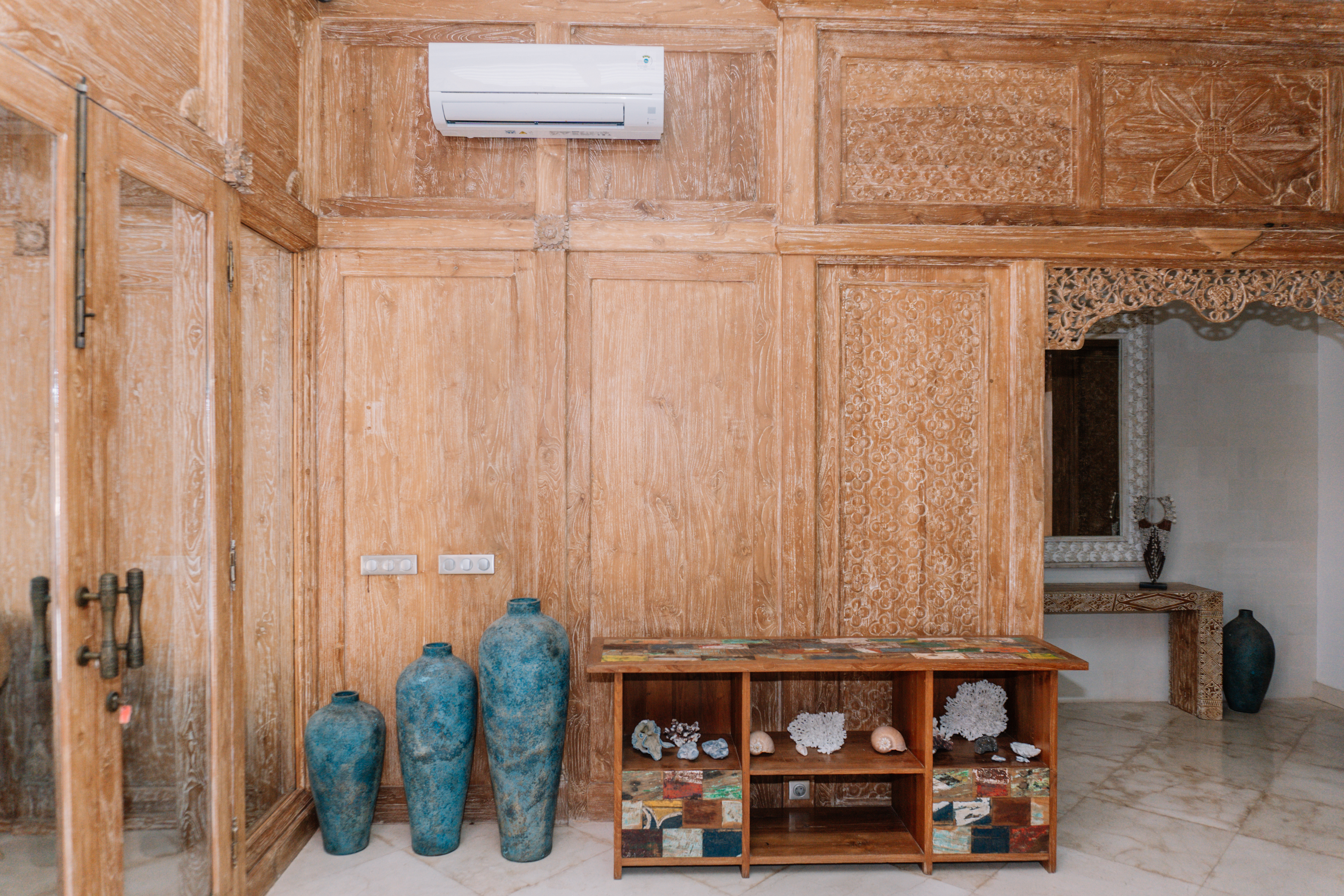 Villa Four Bedrooms with More Than Three Bathrooms