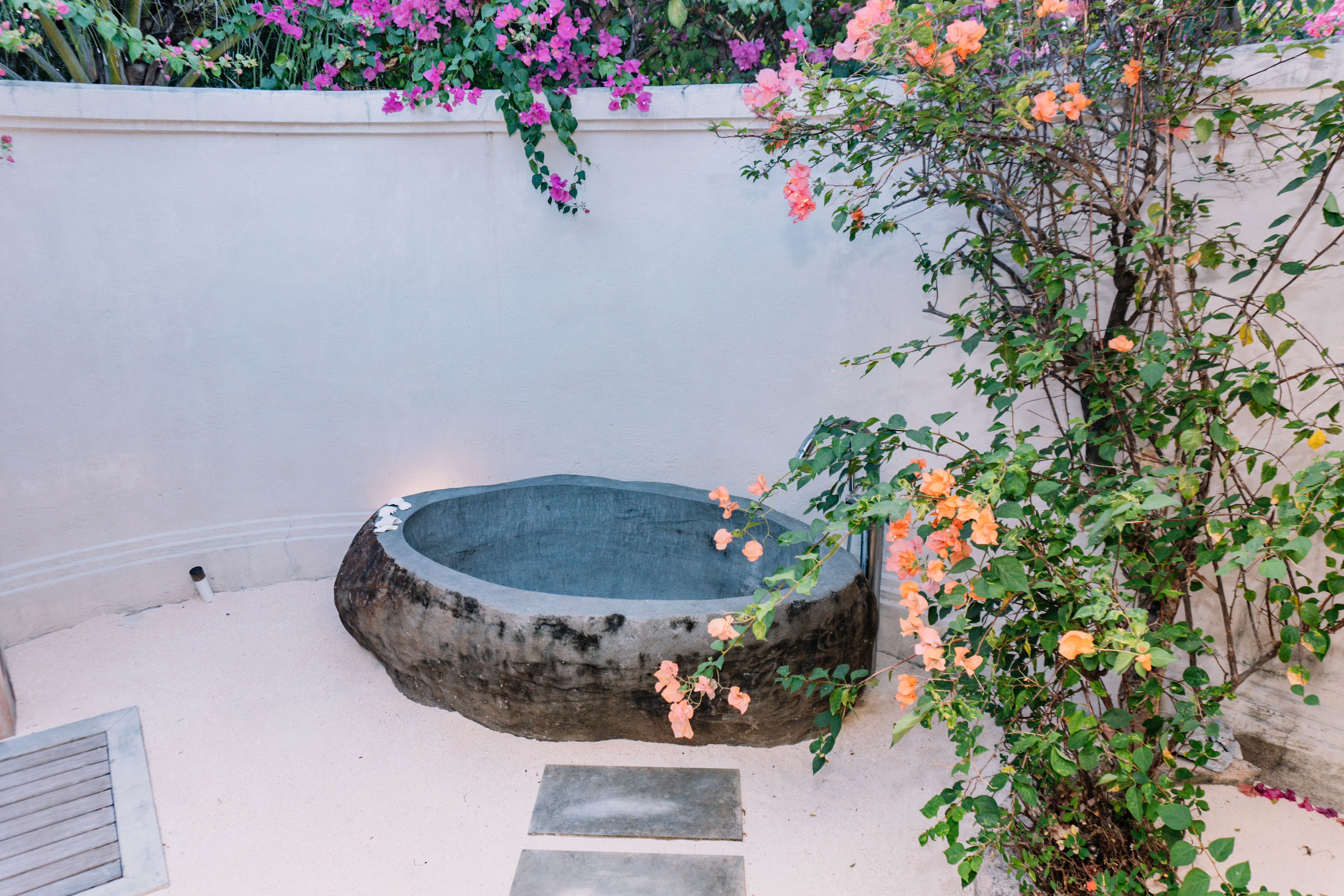 Villa Four Bedrooms with More Than Three Bathrooms