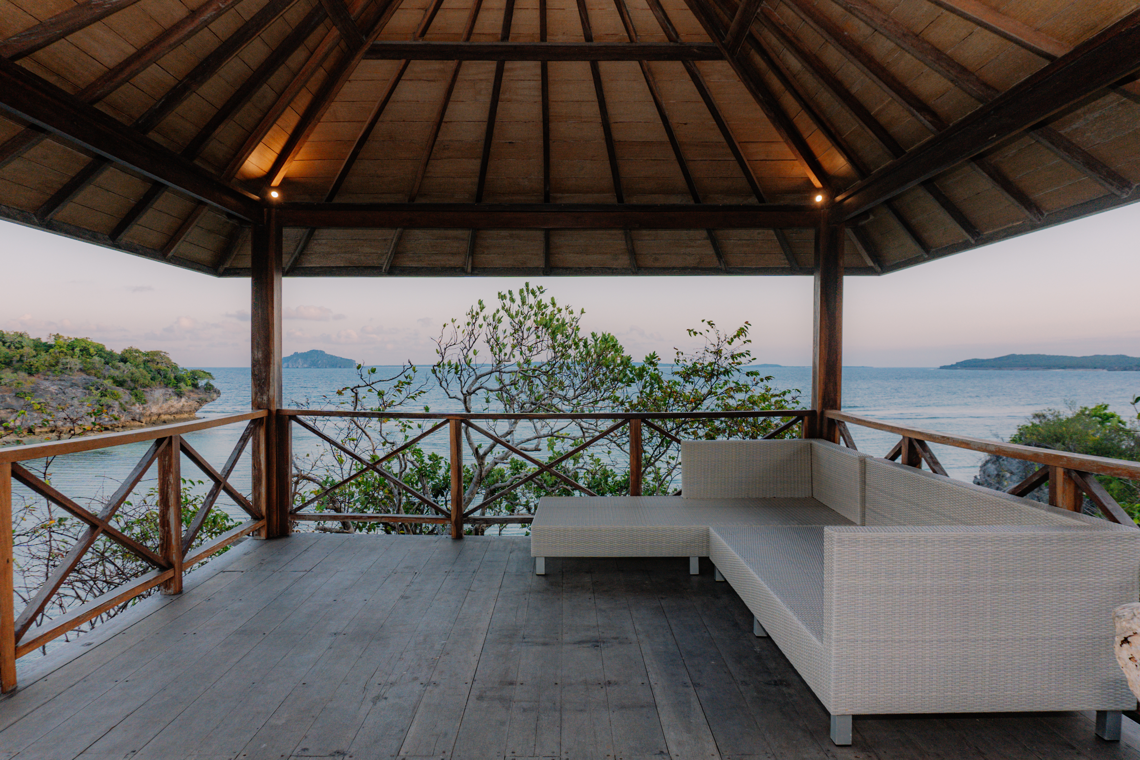 Villa Four Bedrooms with More Than Three Bathrooms