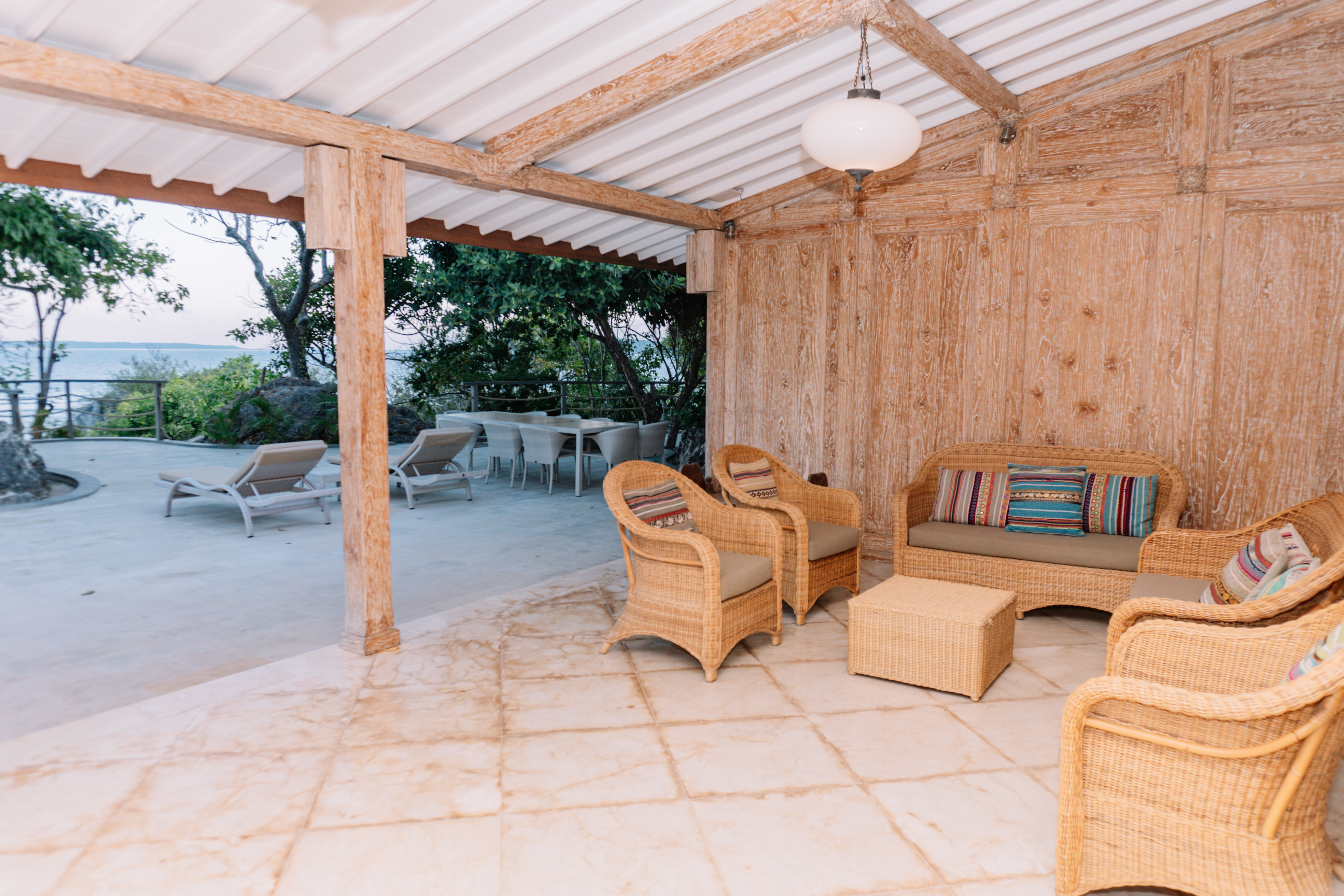 Villa Four Bedrooms with More Than Three Bathrooms