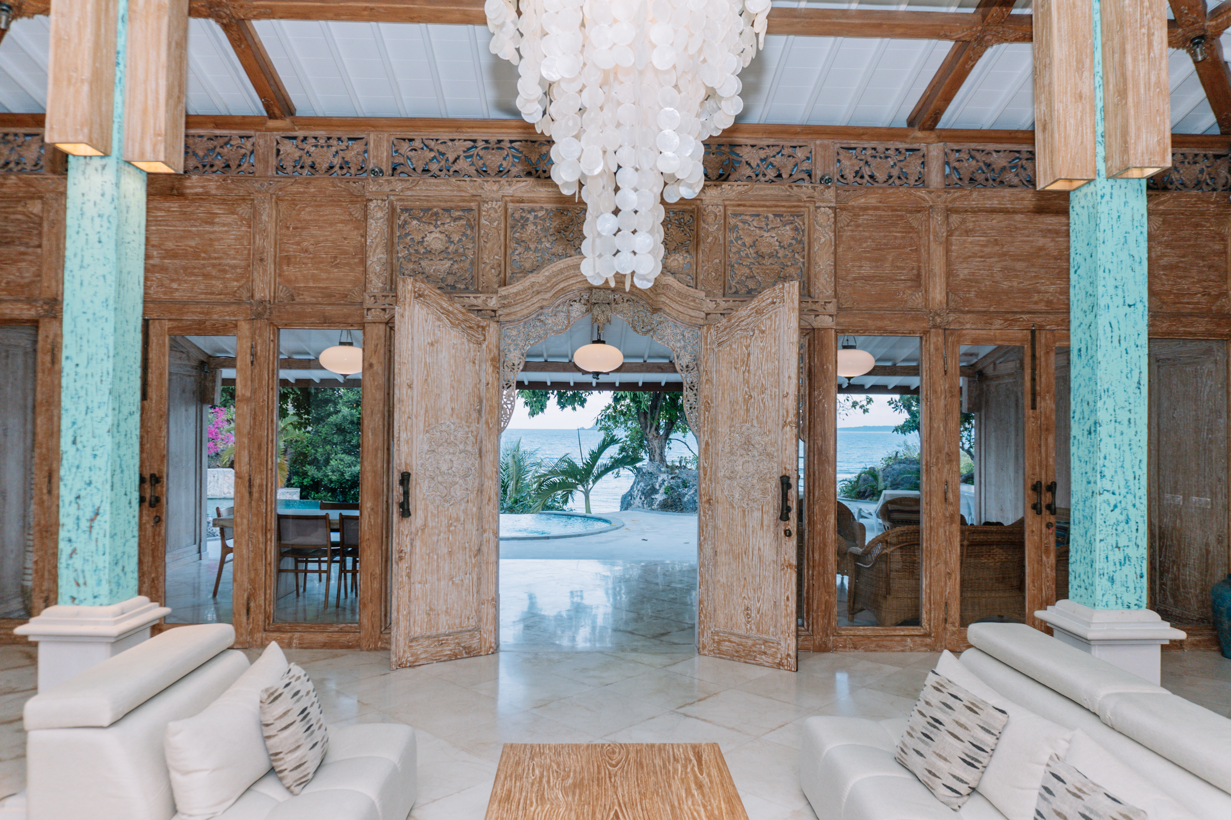 Villa Four Bedrooms with More Than Three Bathrooms