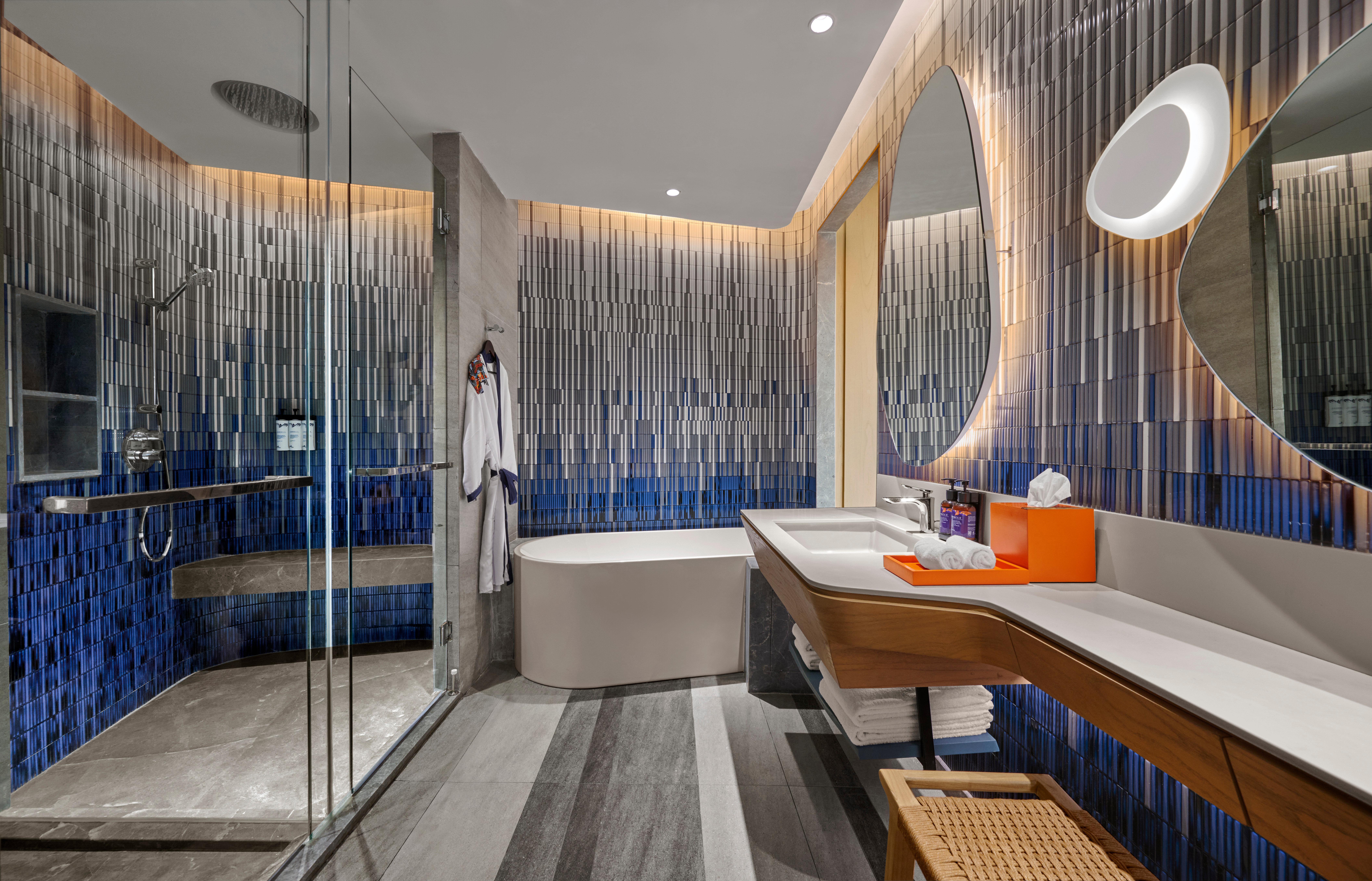 Suite City View King Bed