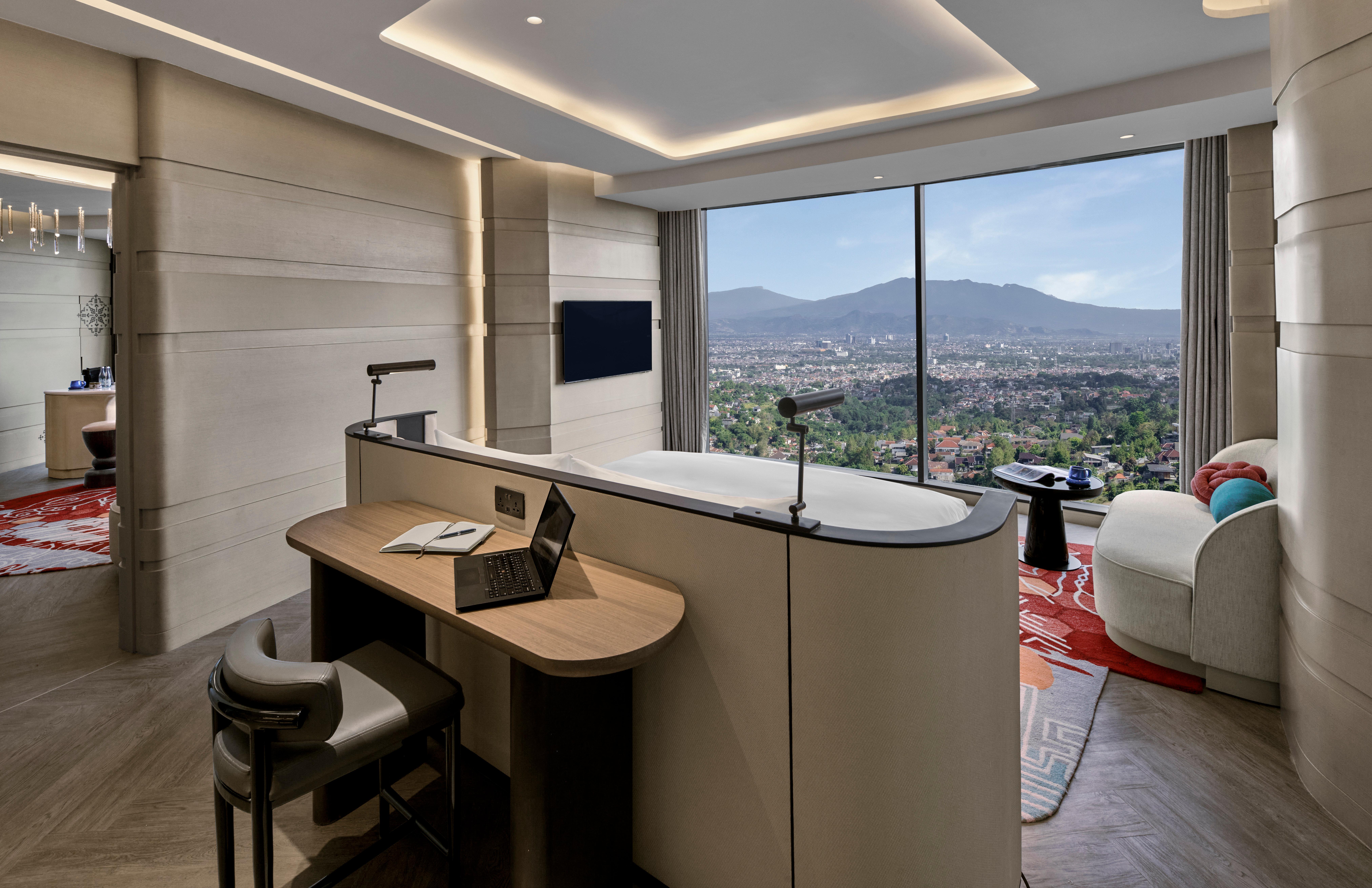 Suite with Views