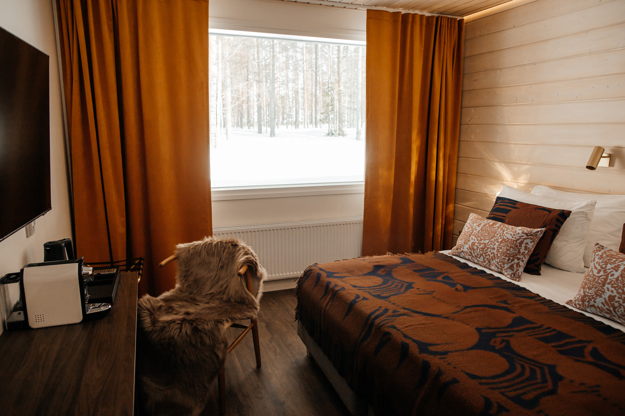 Double Deluxe Queen Bed