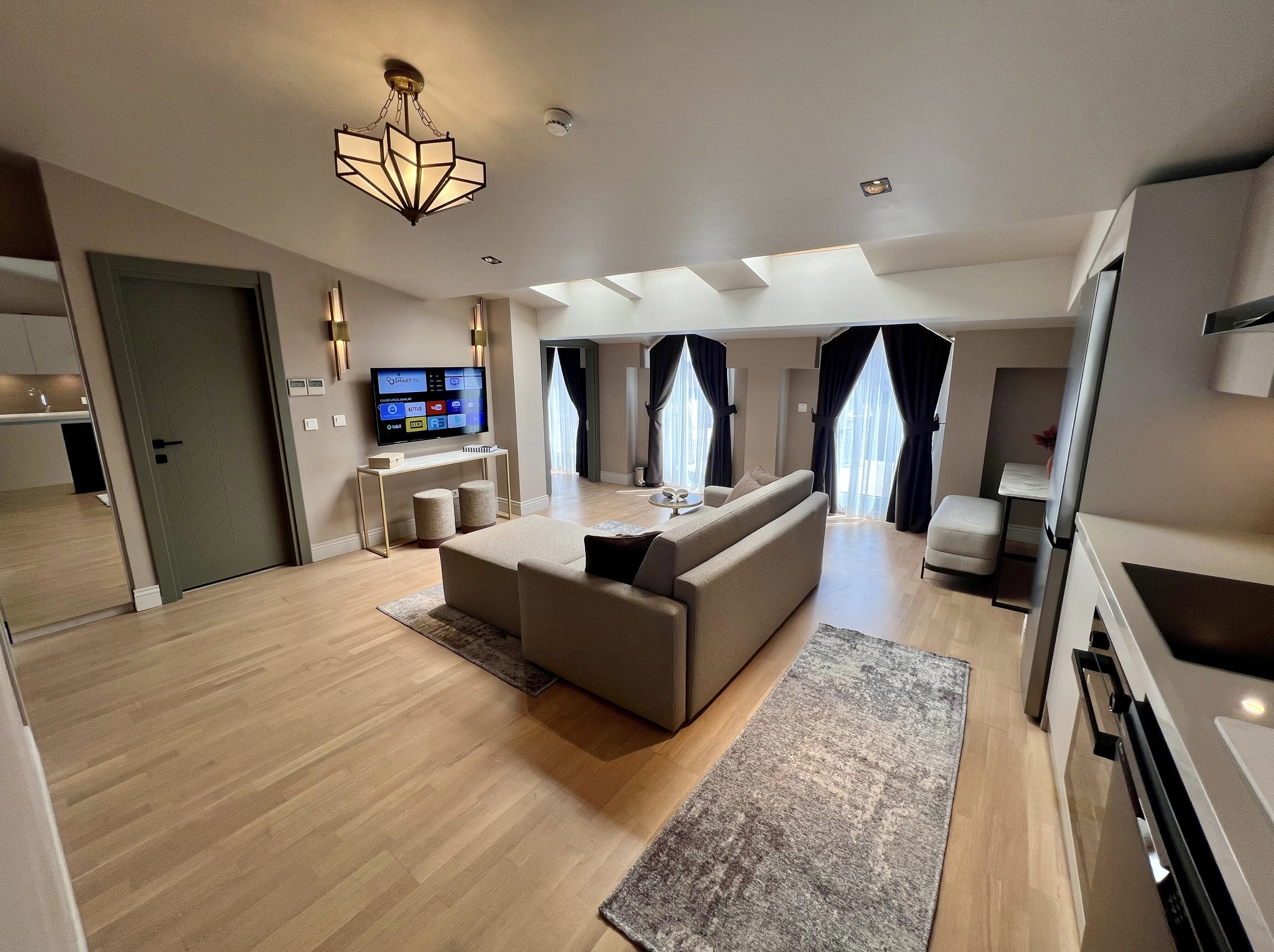 Suite with Balcony with Views