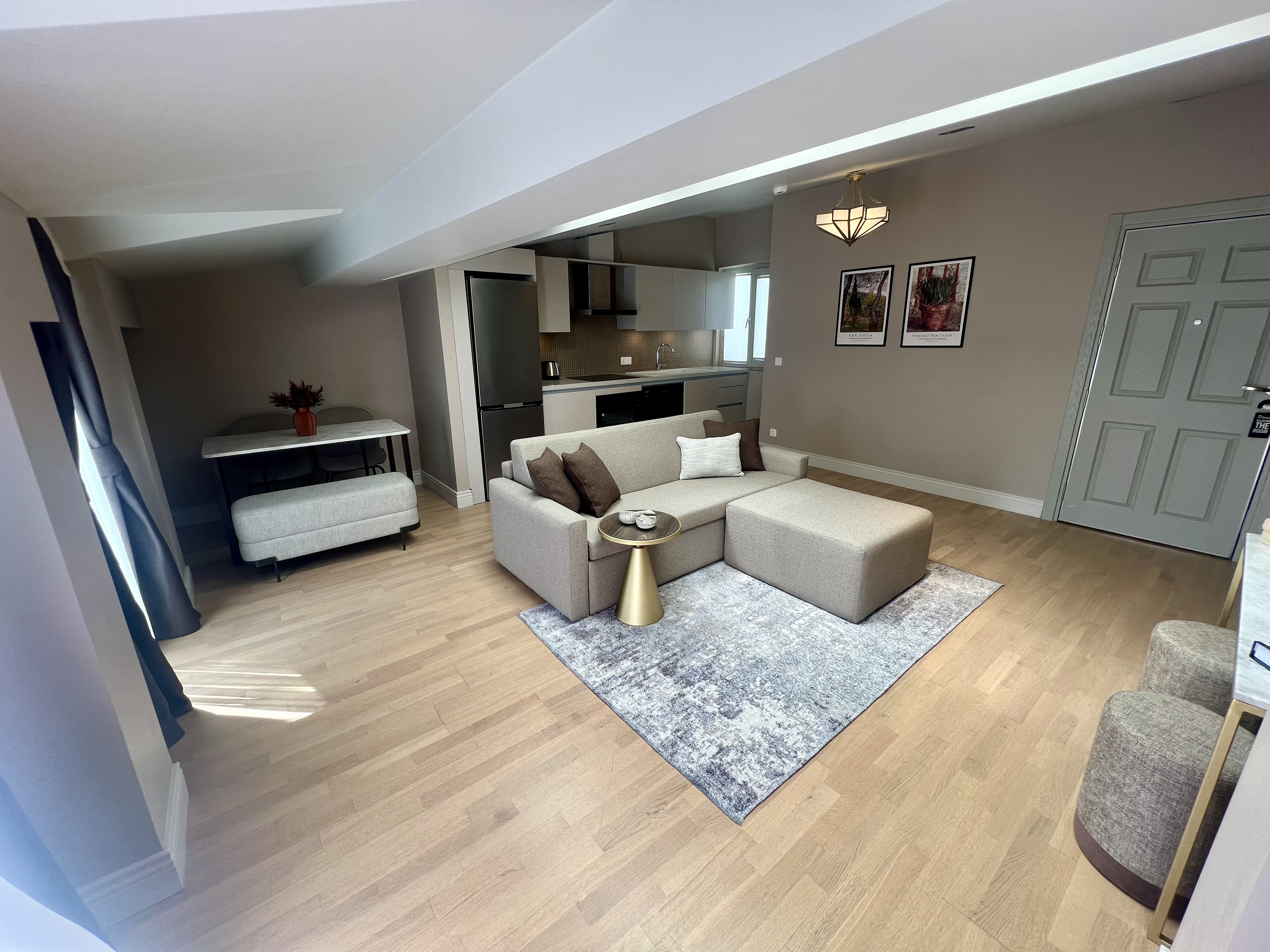 Suite with Balcony with Views