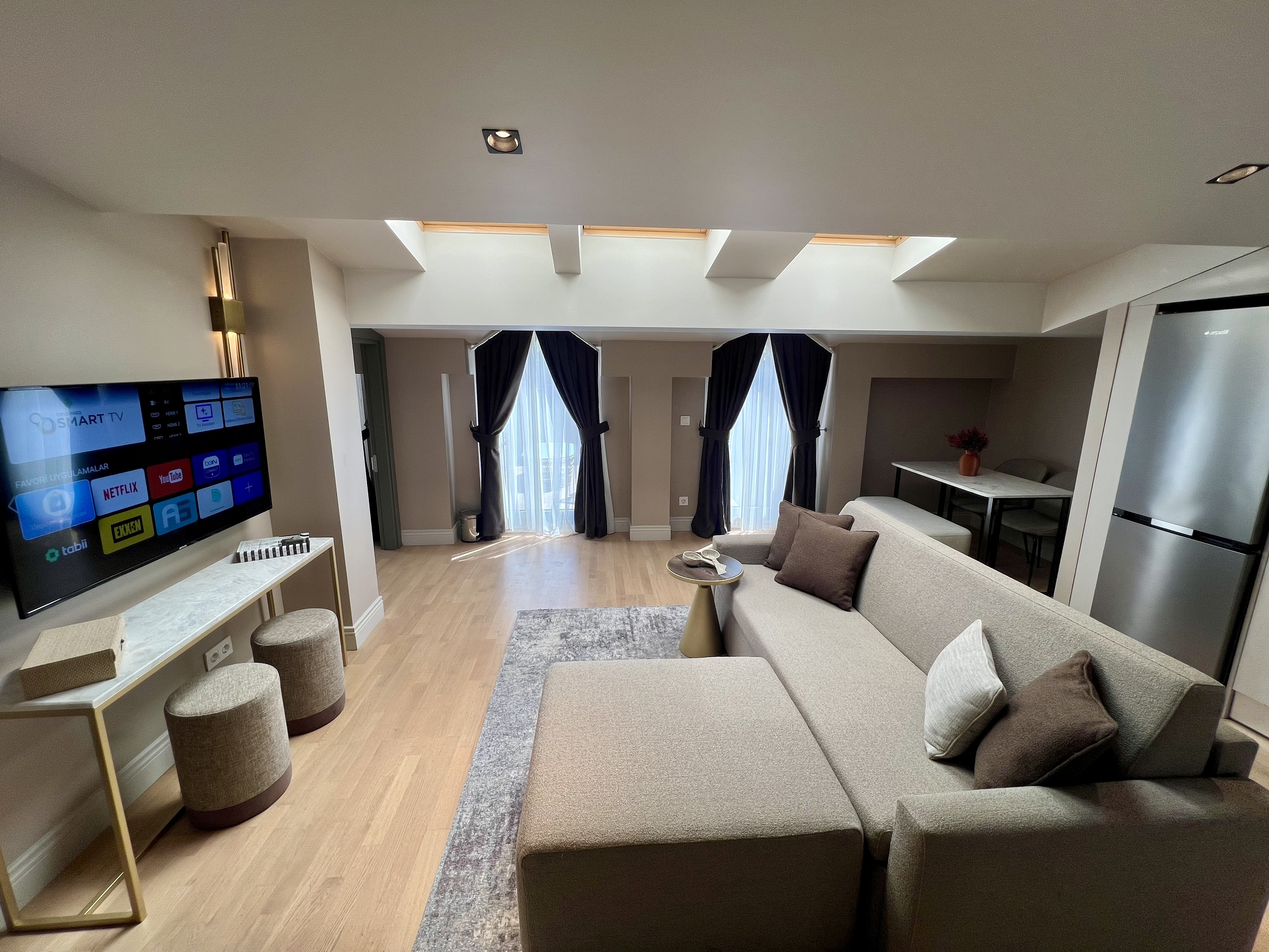 Suite with Balcony with Views