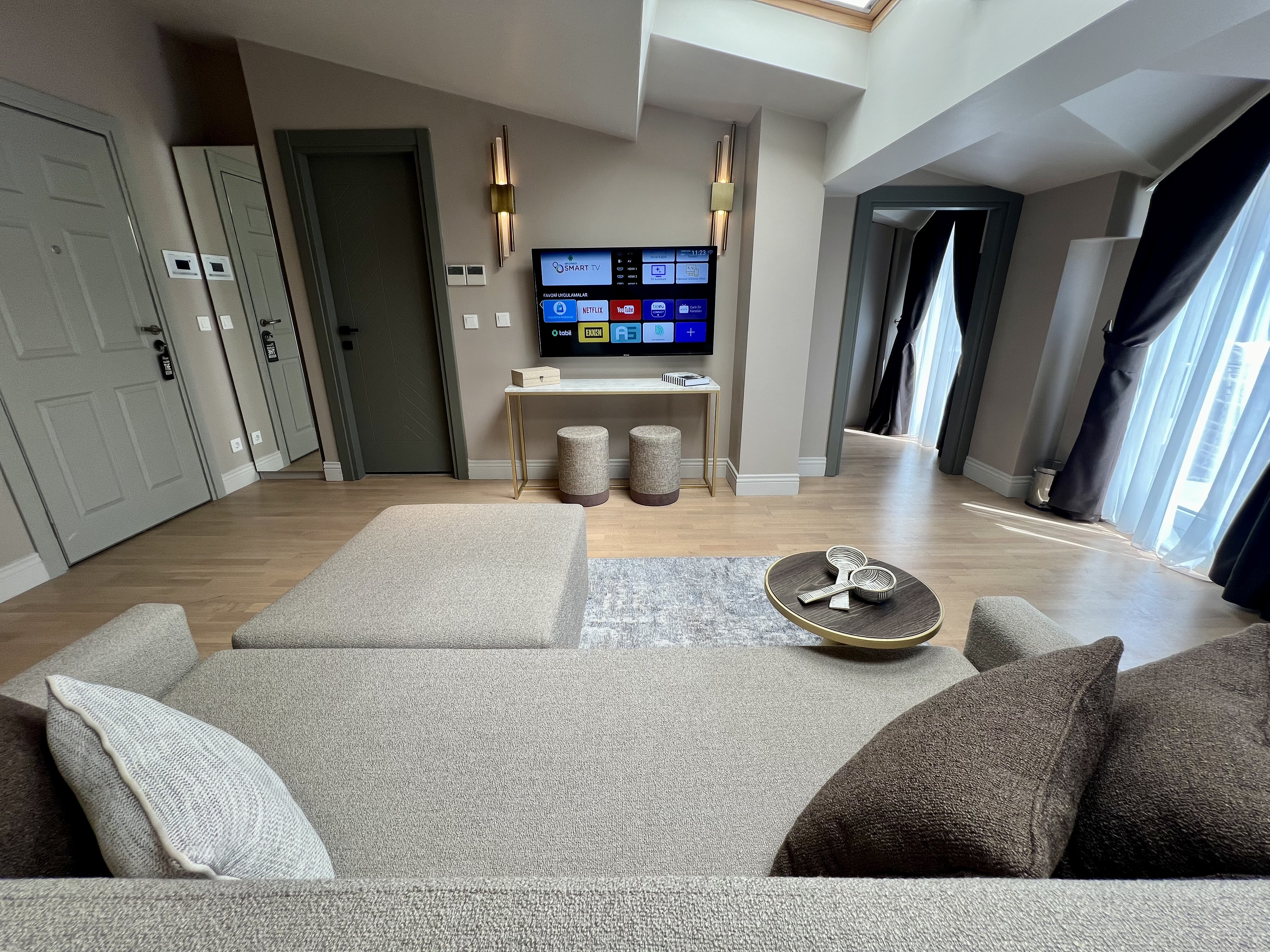 Suite with Balcony with Views