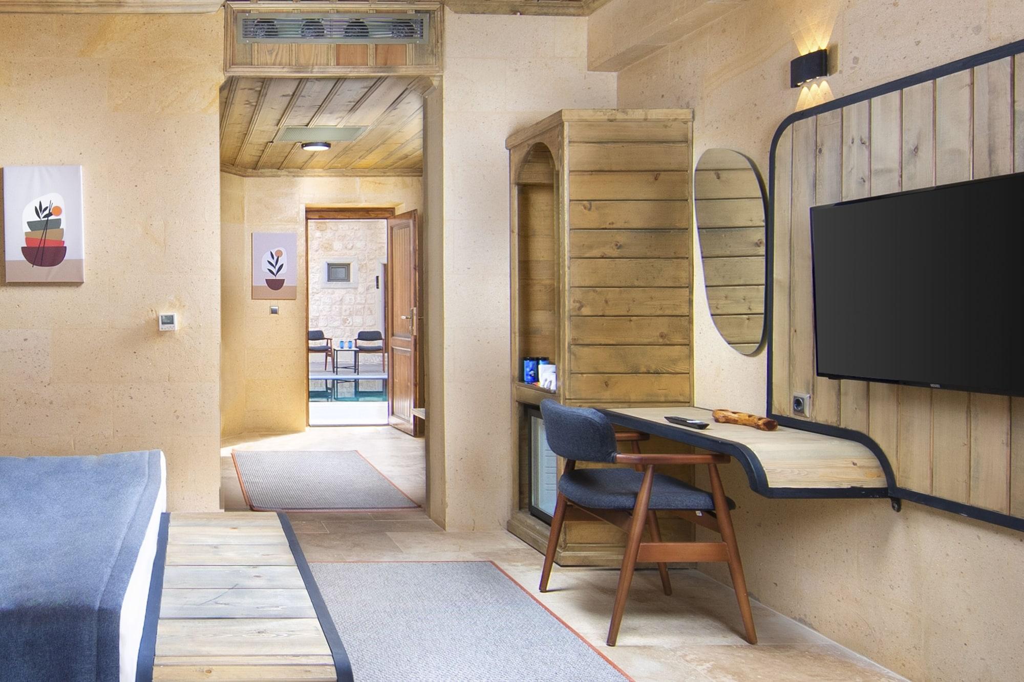 Double Deluxe King Bed