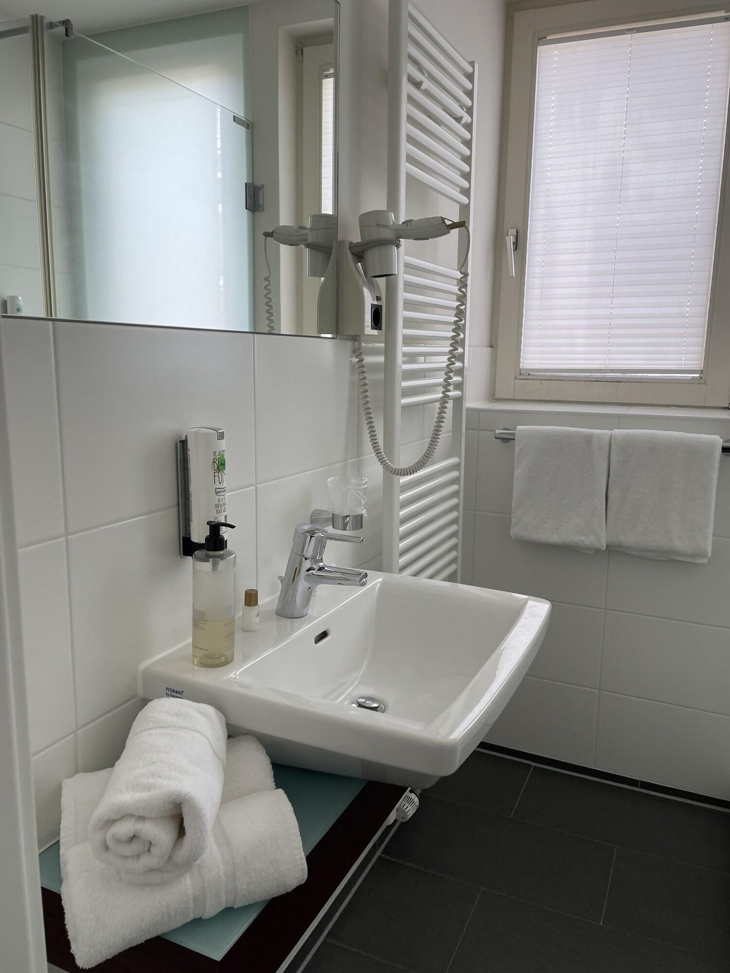 Apartment Queen Size Bed