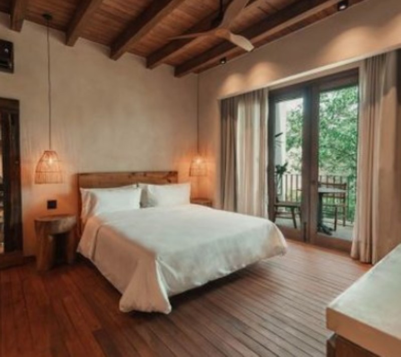 Double Deluxe King Bed