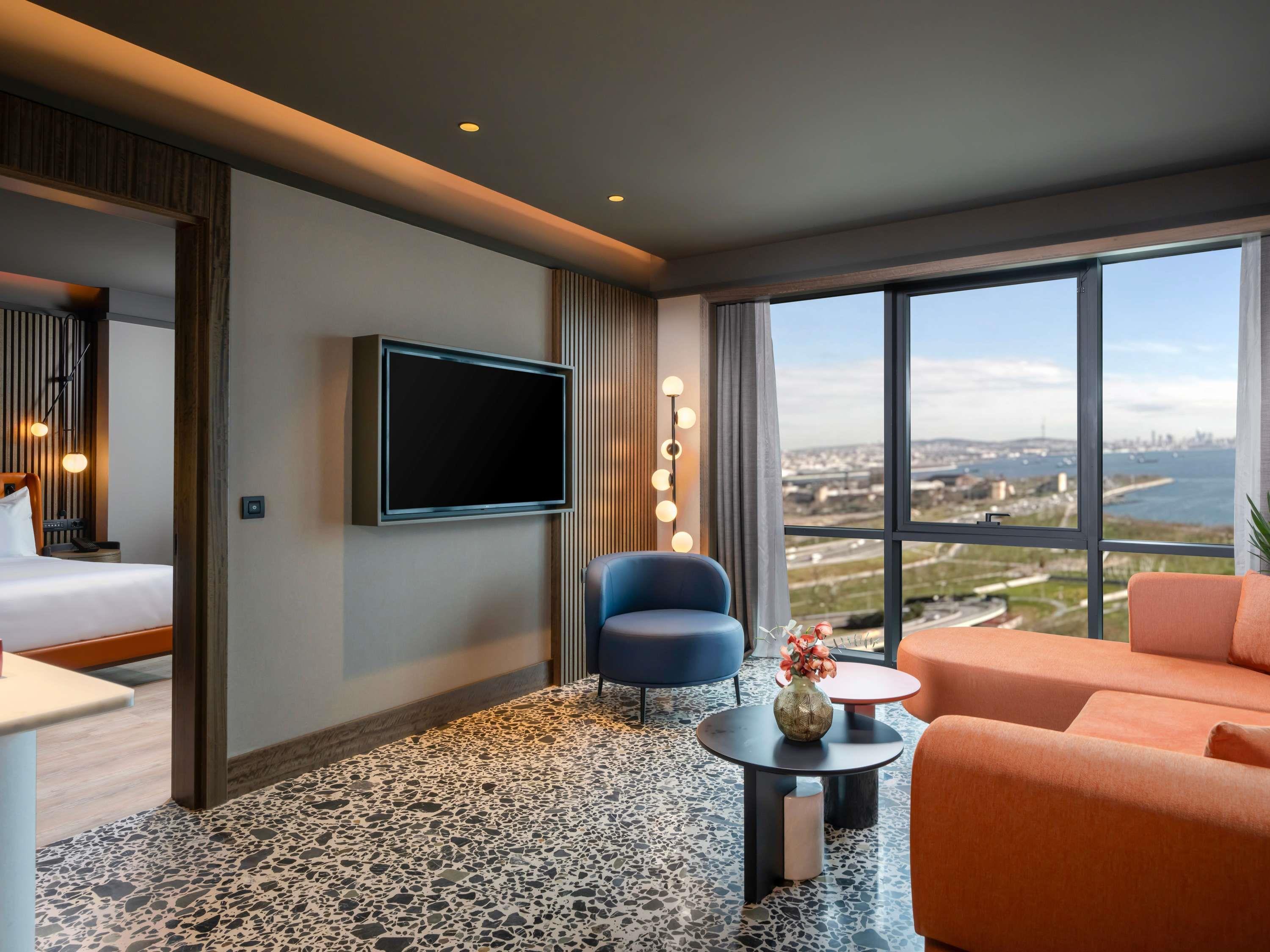 Suite with Views
