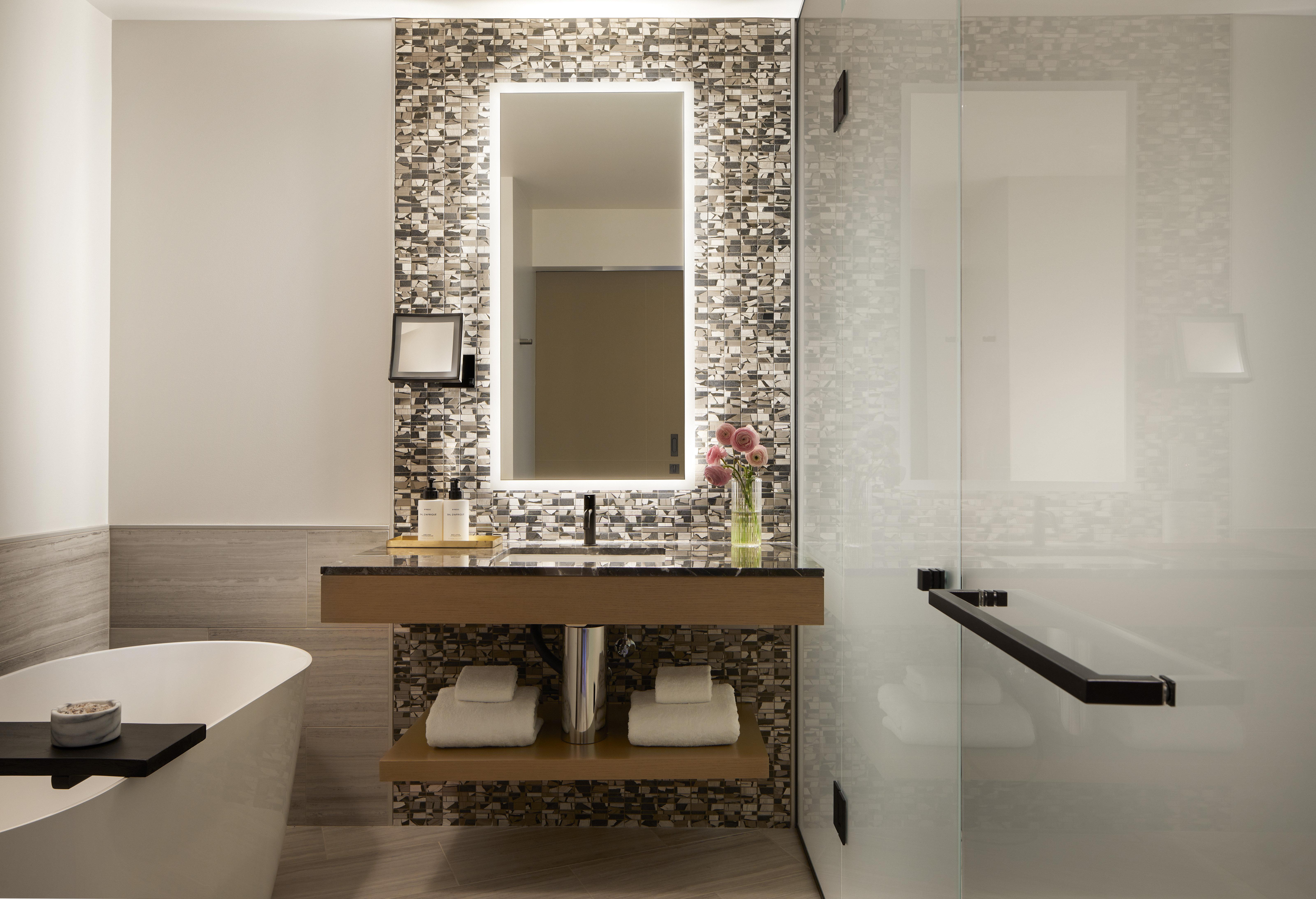 Quadruple Two Queen Beds Premium