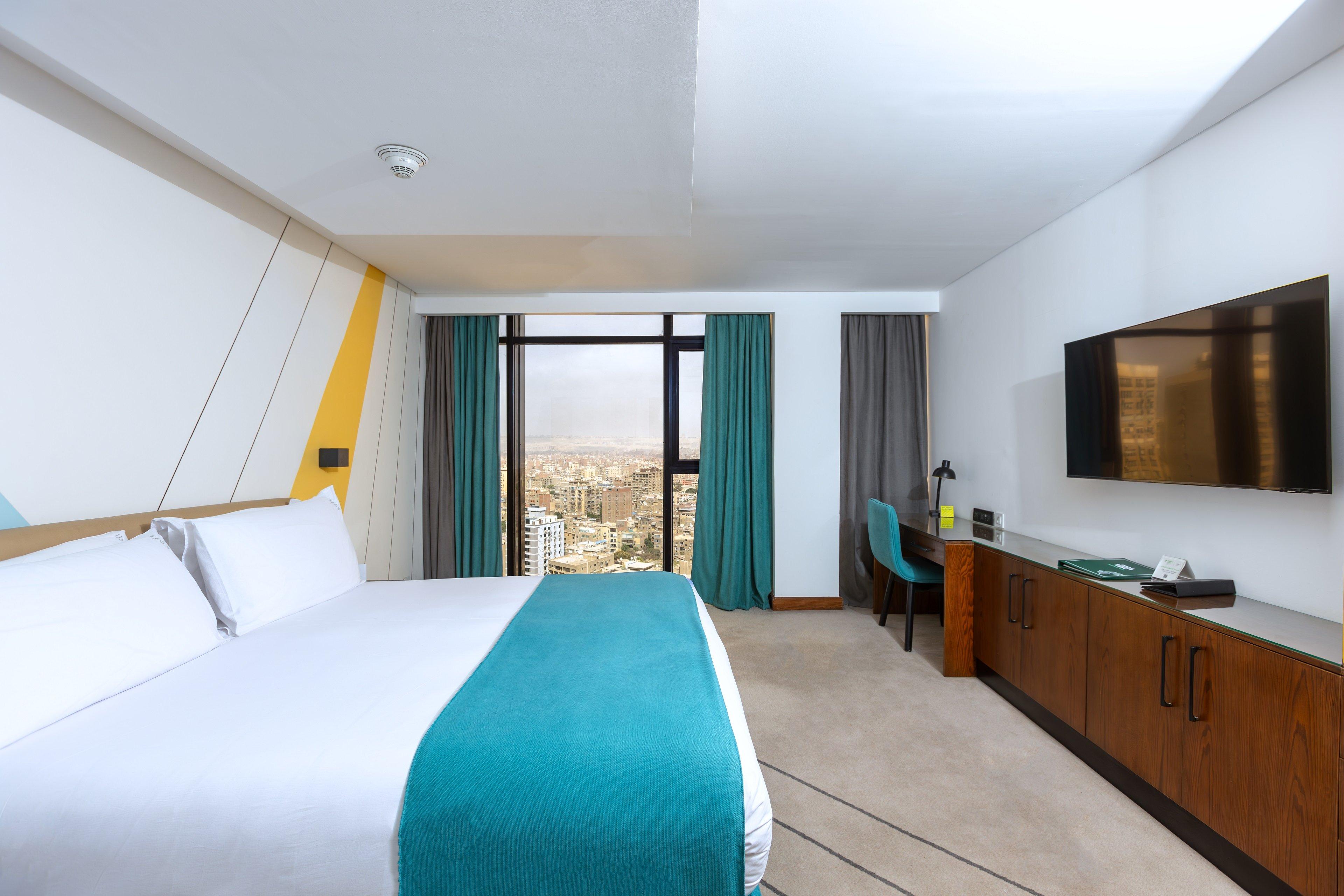 Studio City View King Bed