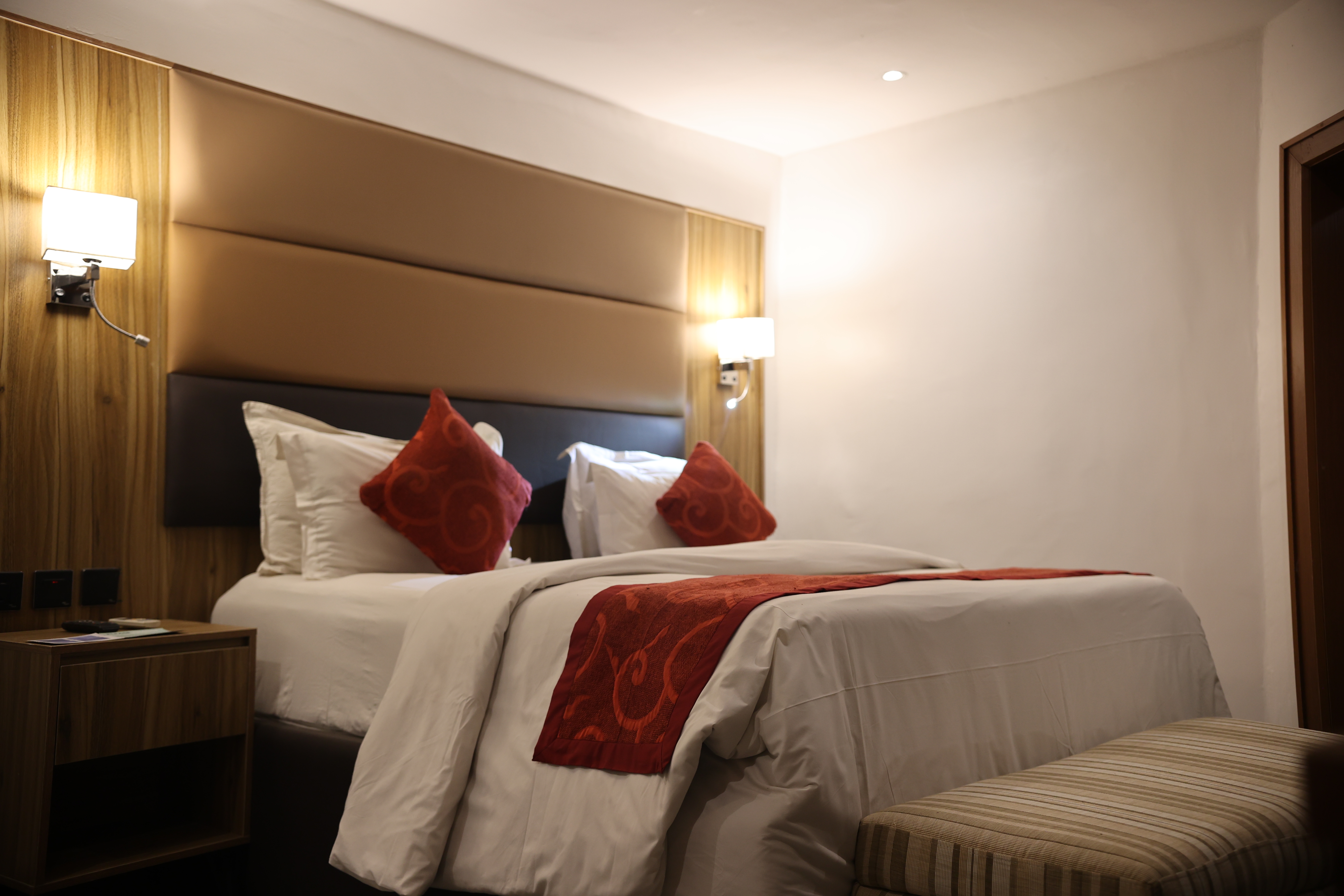 Double Deluxe One Bed