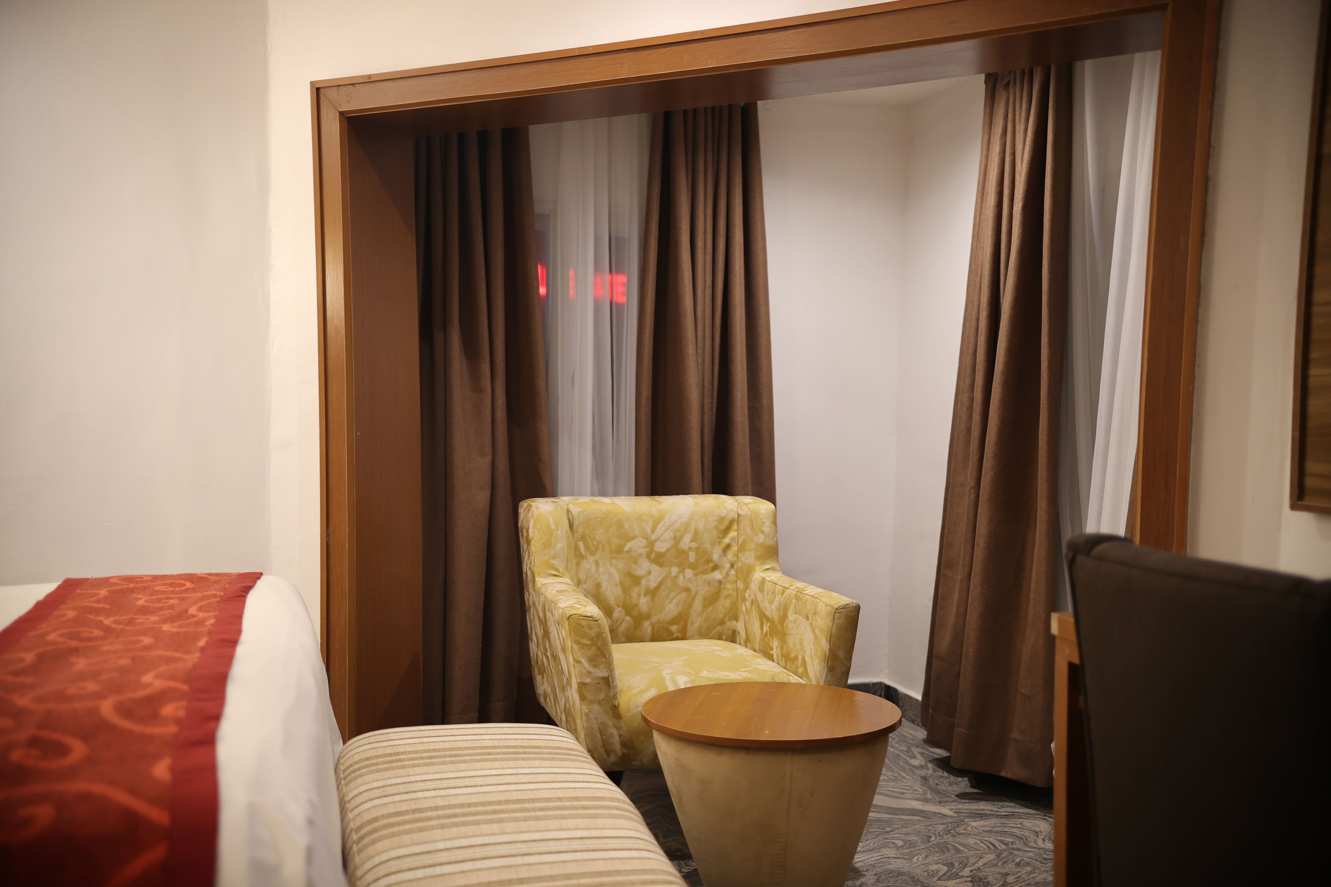 Double Deluxe One Bed