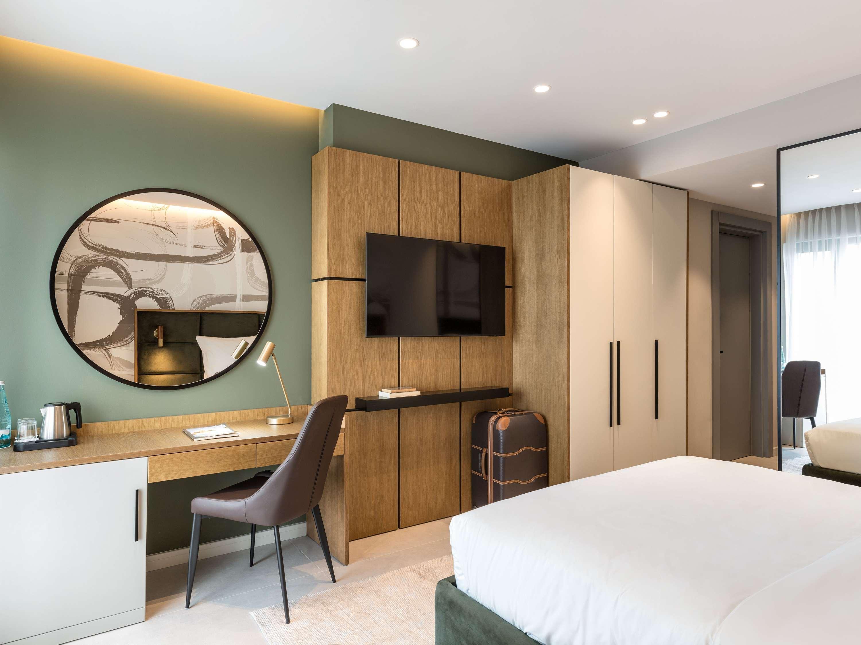 Double Classic King Bed