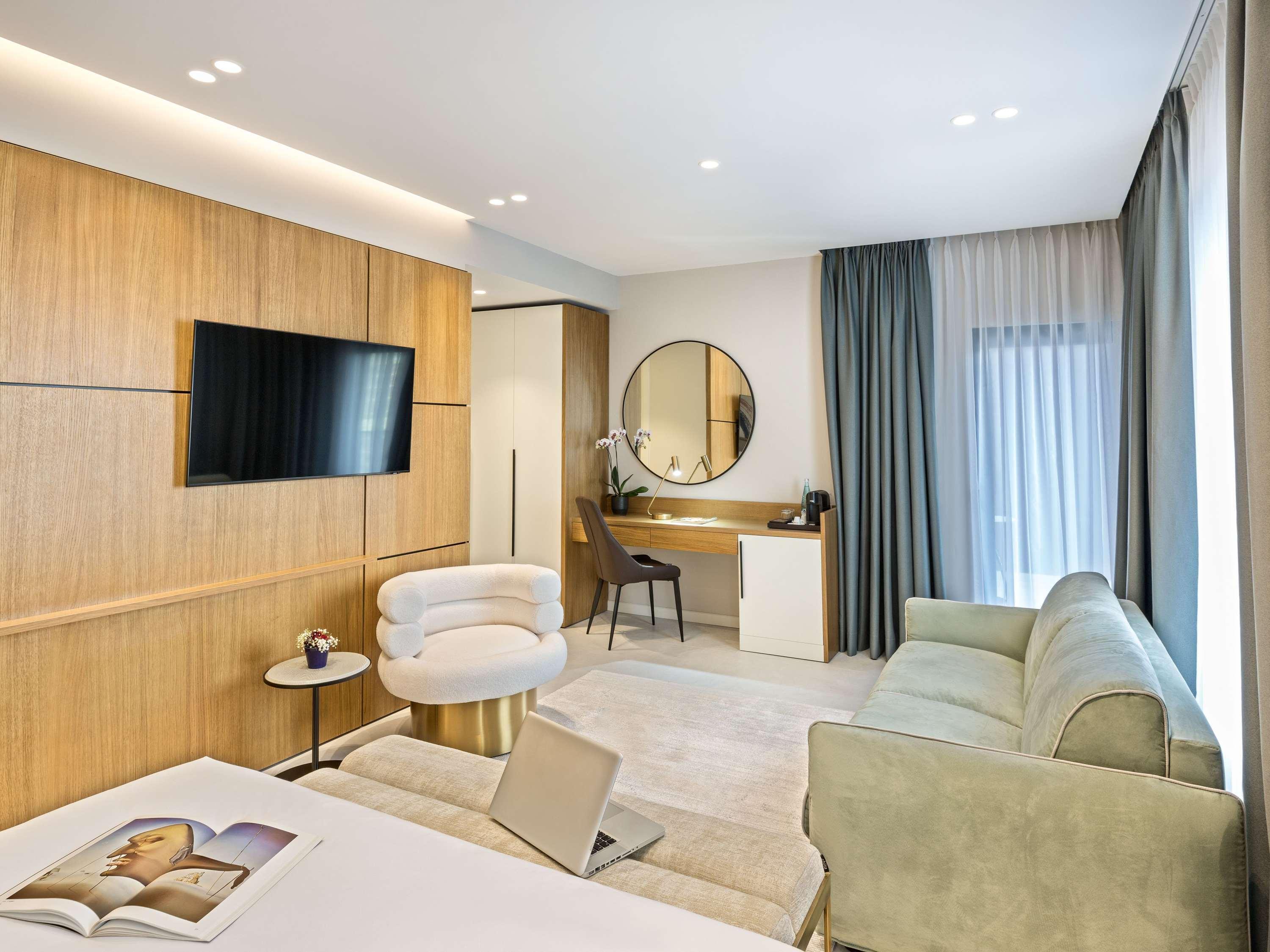 Double Superior King Bed