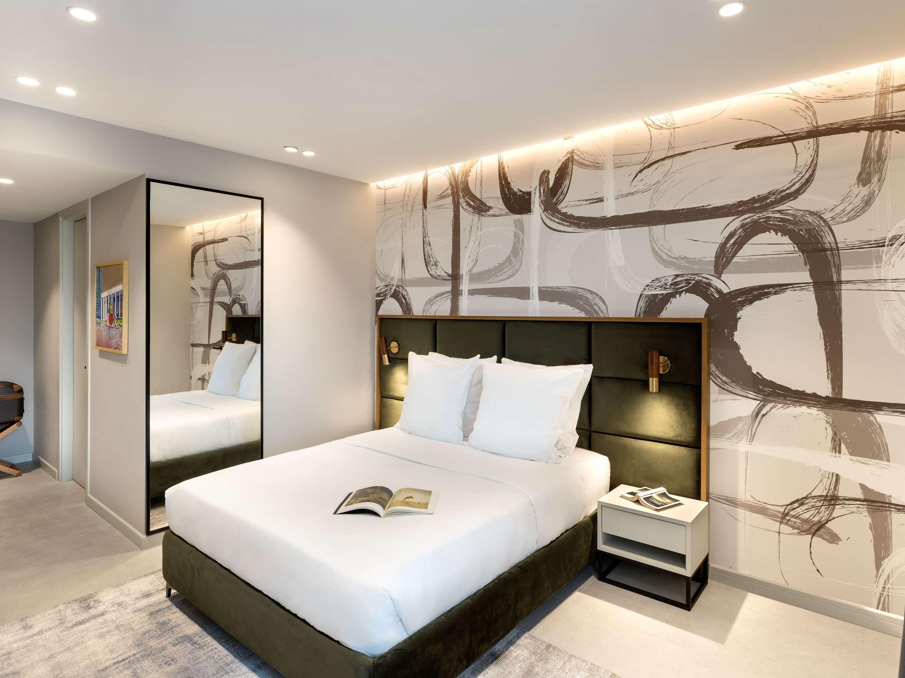 Double Classic King Bed