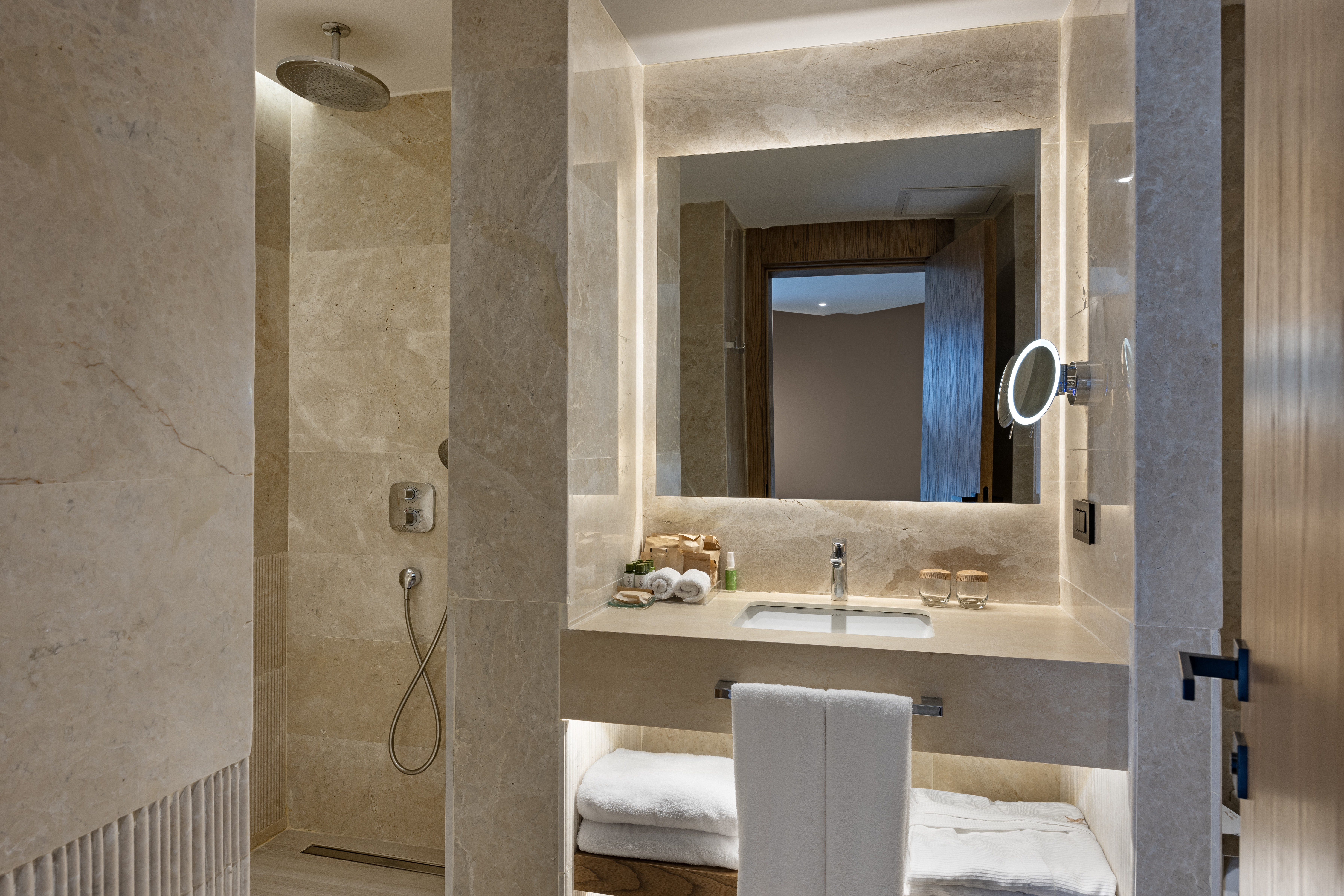 Family Room Lake View