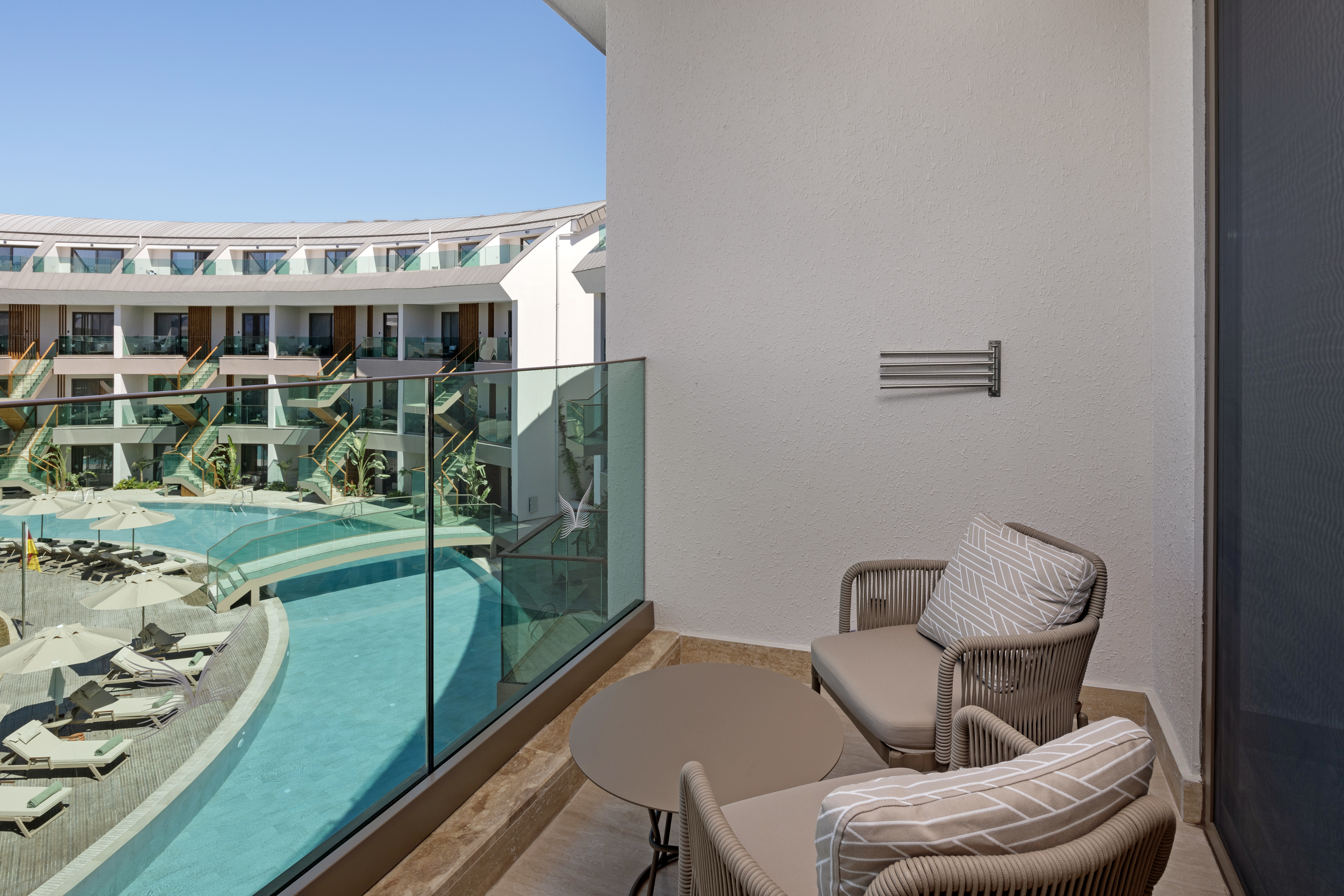 Double Single Pool View