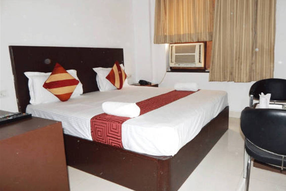 Double or Twin One Bedroom One Bathroom