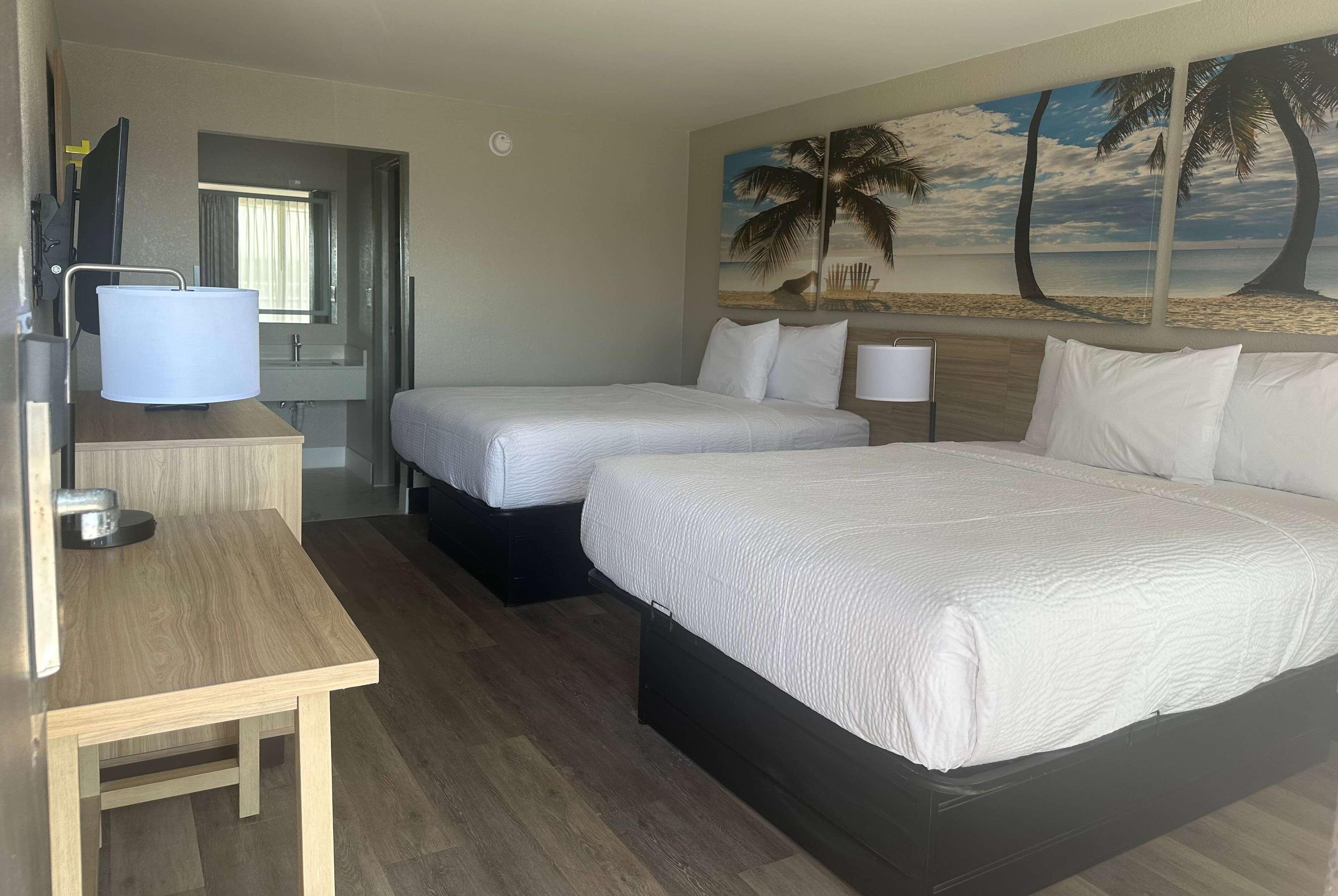 Quadruple Non Smoking