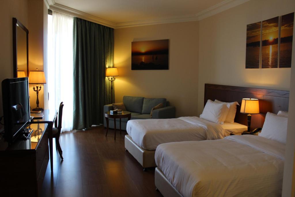 Double or Twin Deluxe Sea View