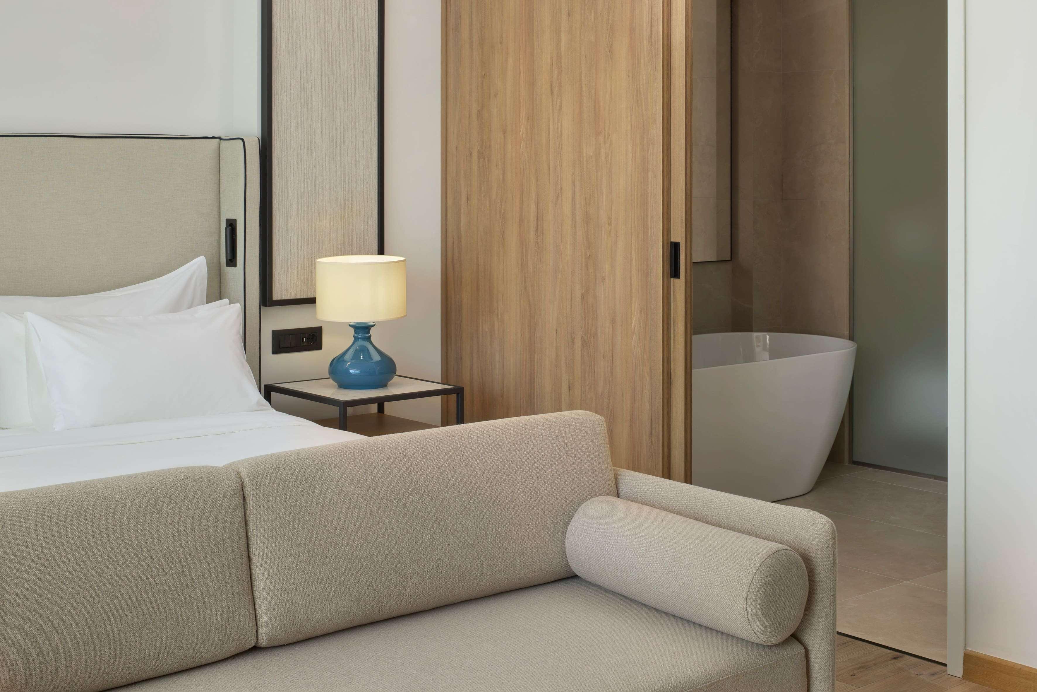 Room Connecting Room