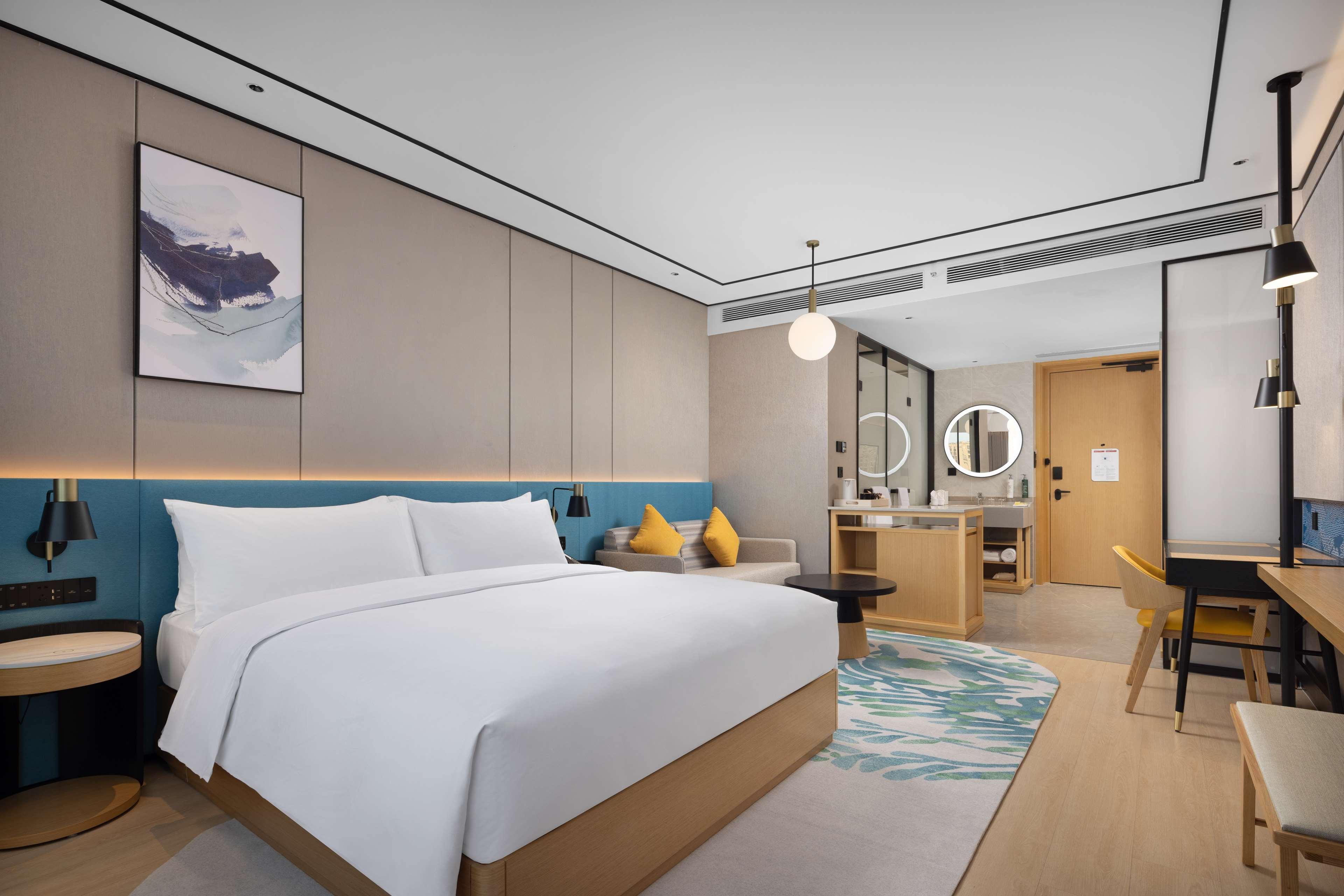 Double Deluxe King Bed