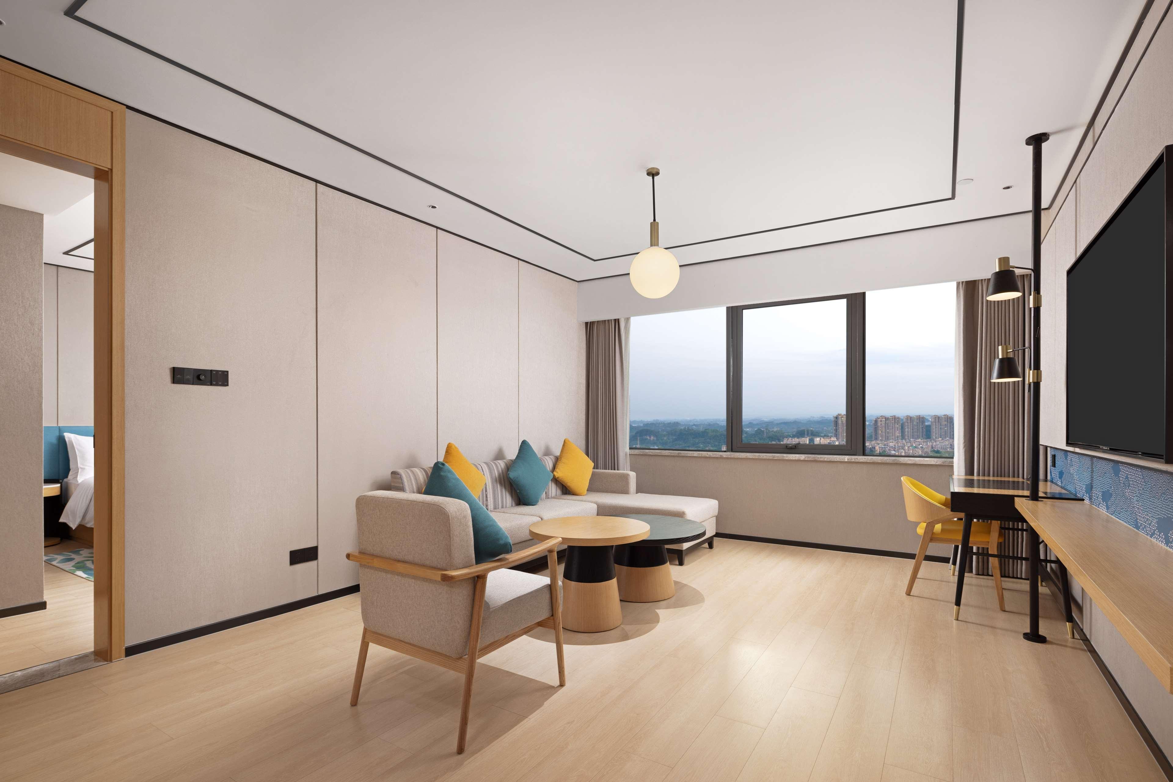 Suite Deluxe King Bed