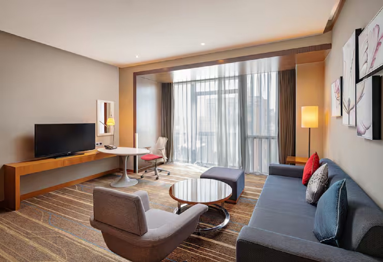 Suite Deluxe King Bed