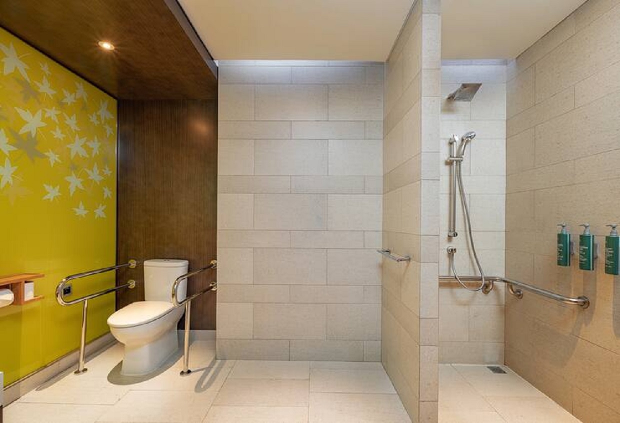 Double Accessible King Size Bed