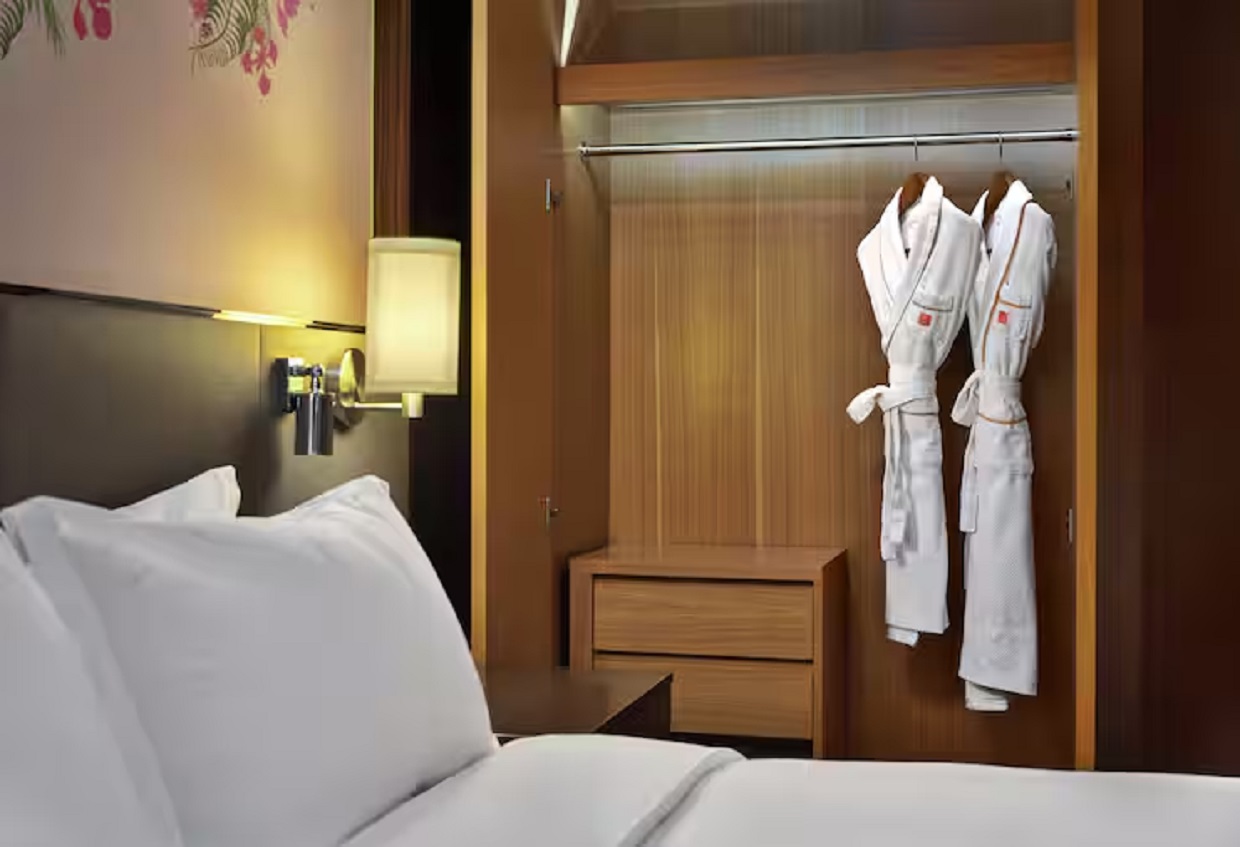 Suite Deluxe King Bed