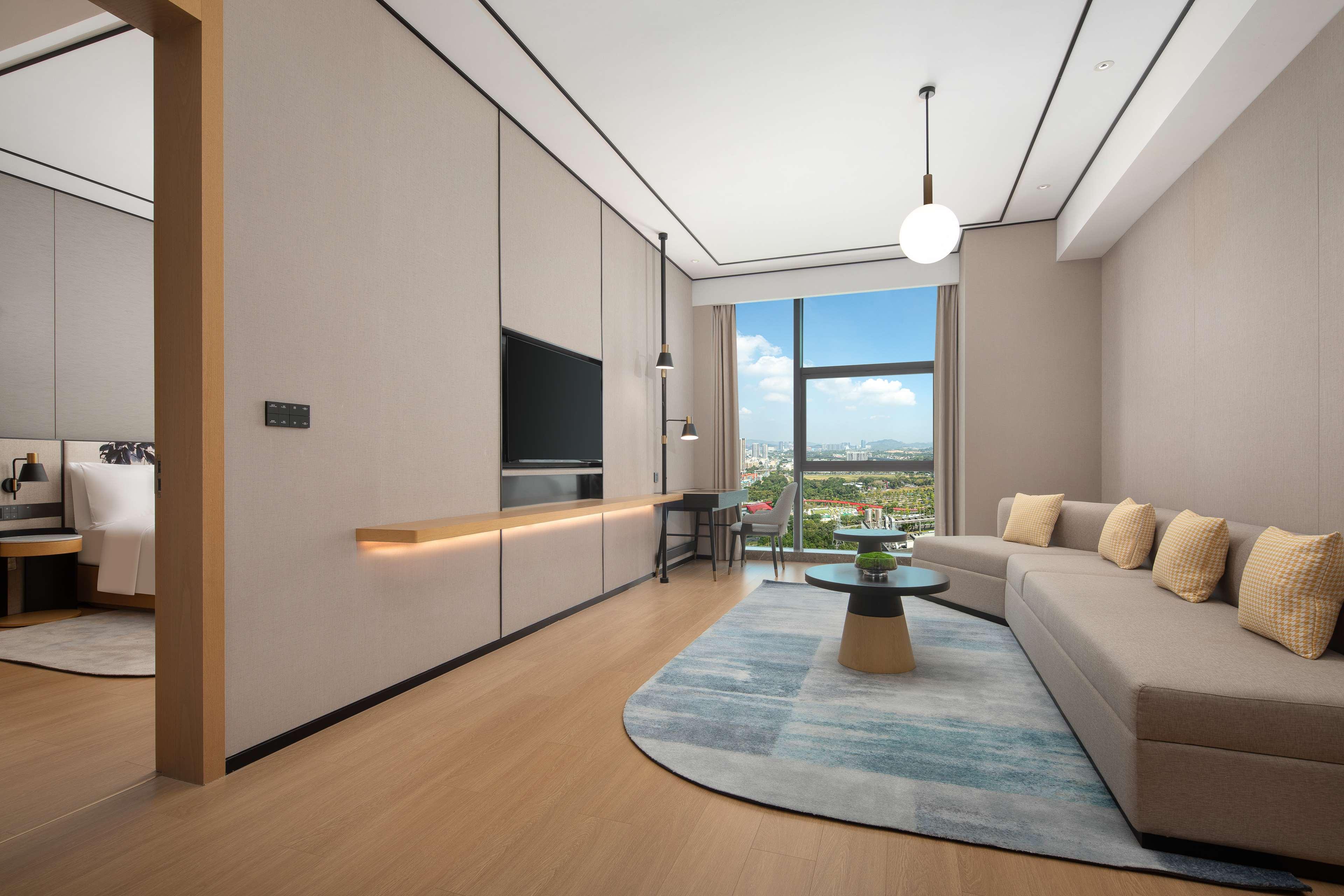 Suite Deluxe King Bed