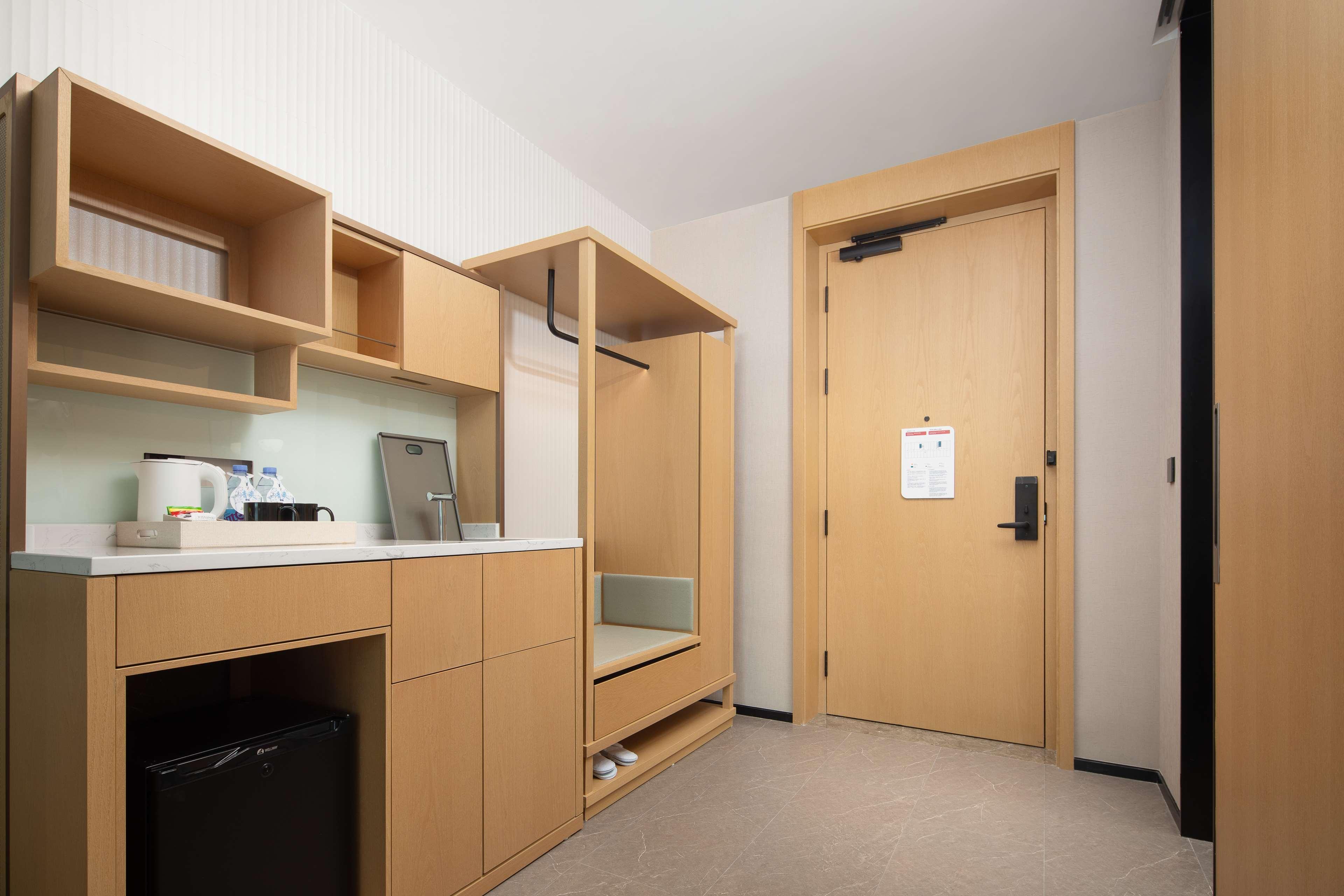 Suite Deluxe King Bed