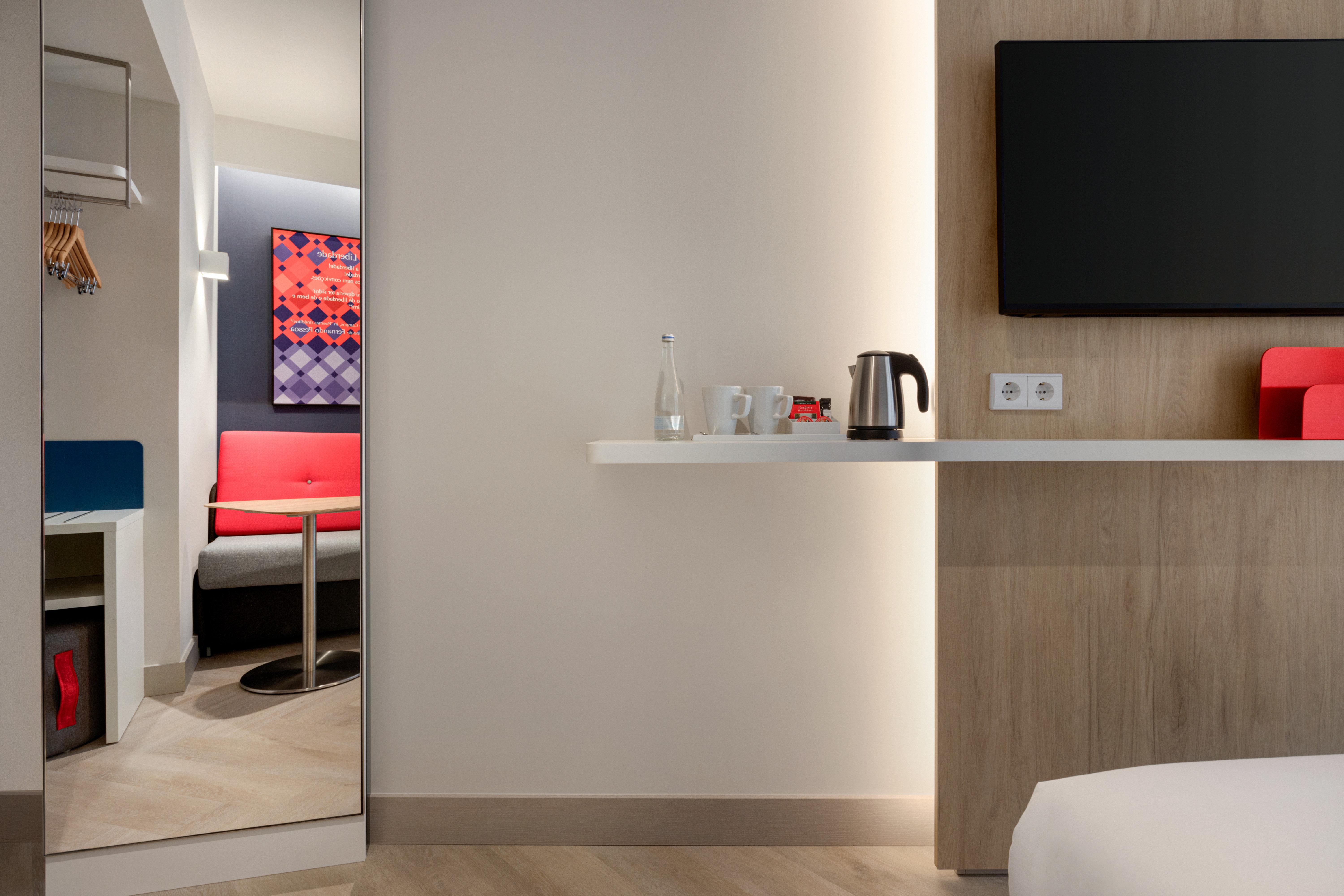 Double Accessible King Size Bed